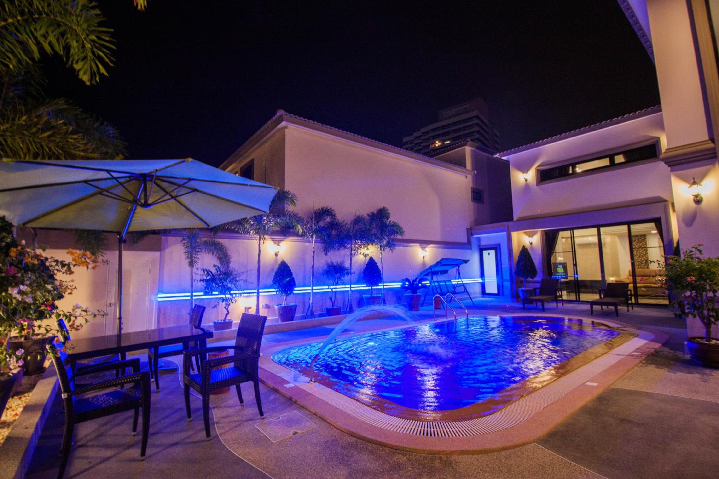 Top Pool Villa Pattaya
