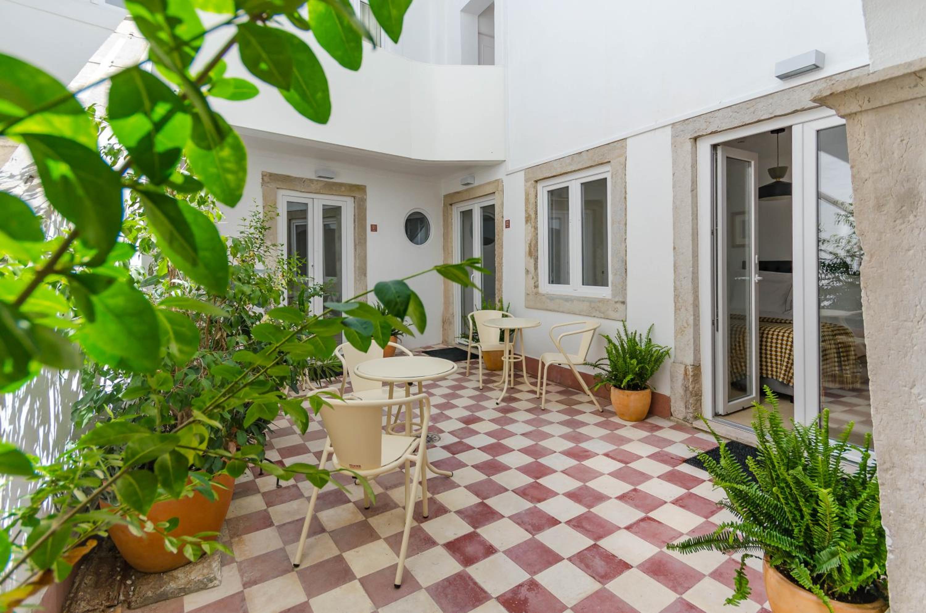 Quinta Colina by Shiadu