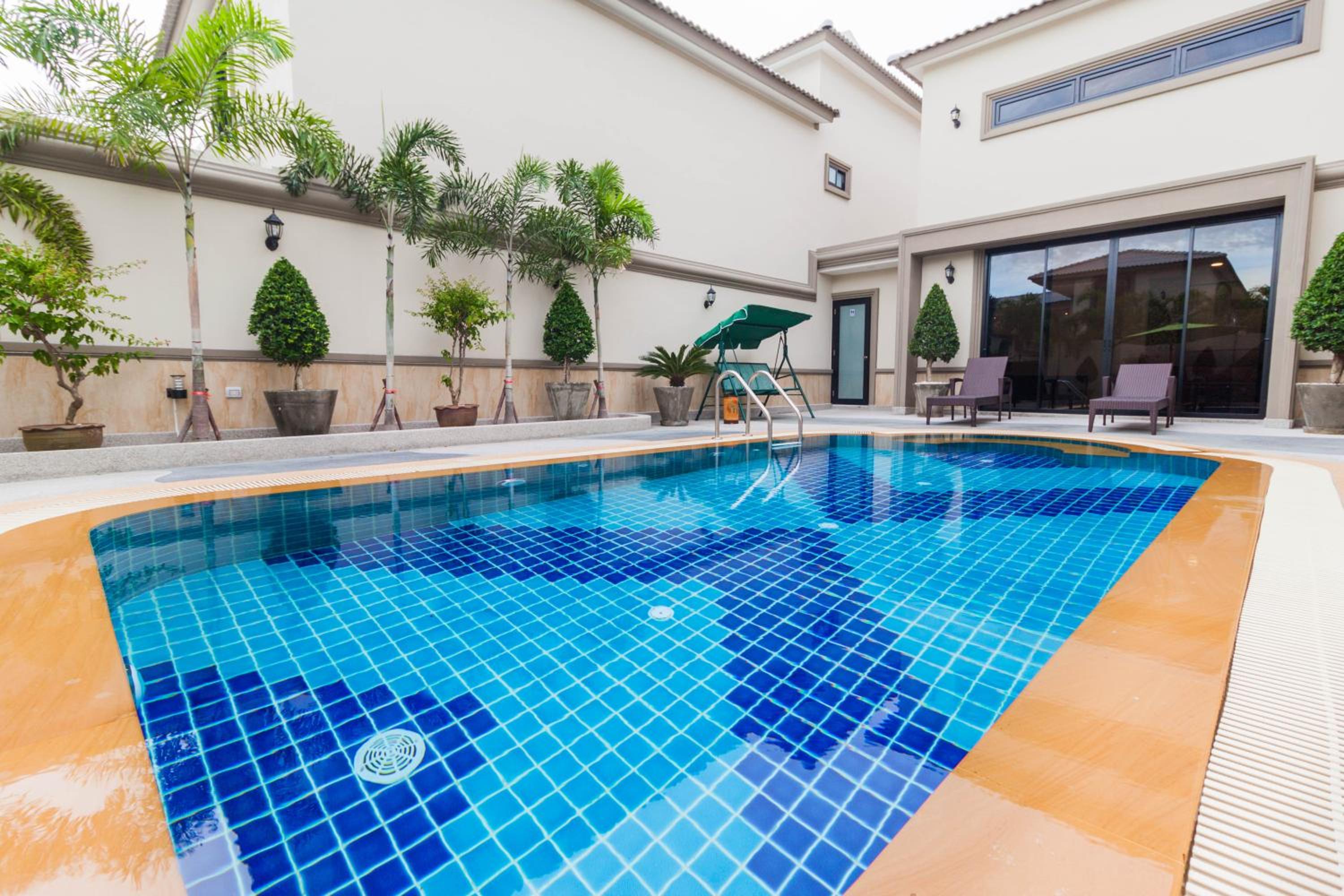 Top Pool Villa Pattaya