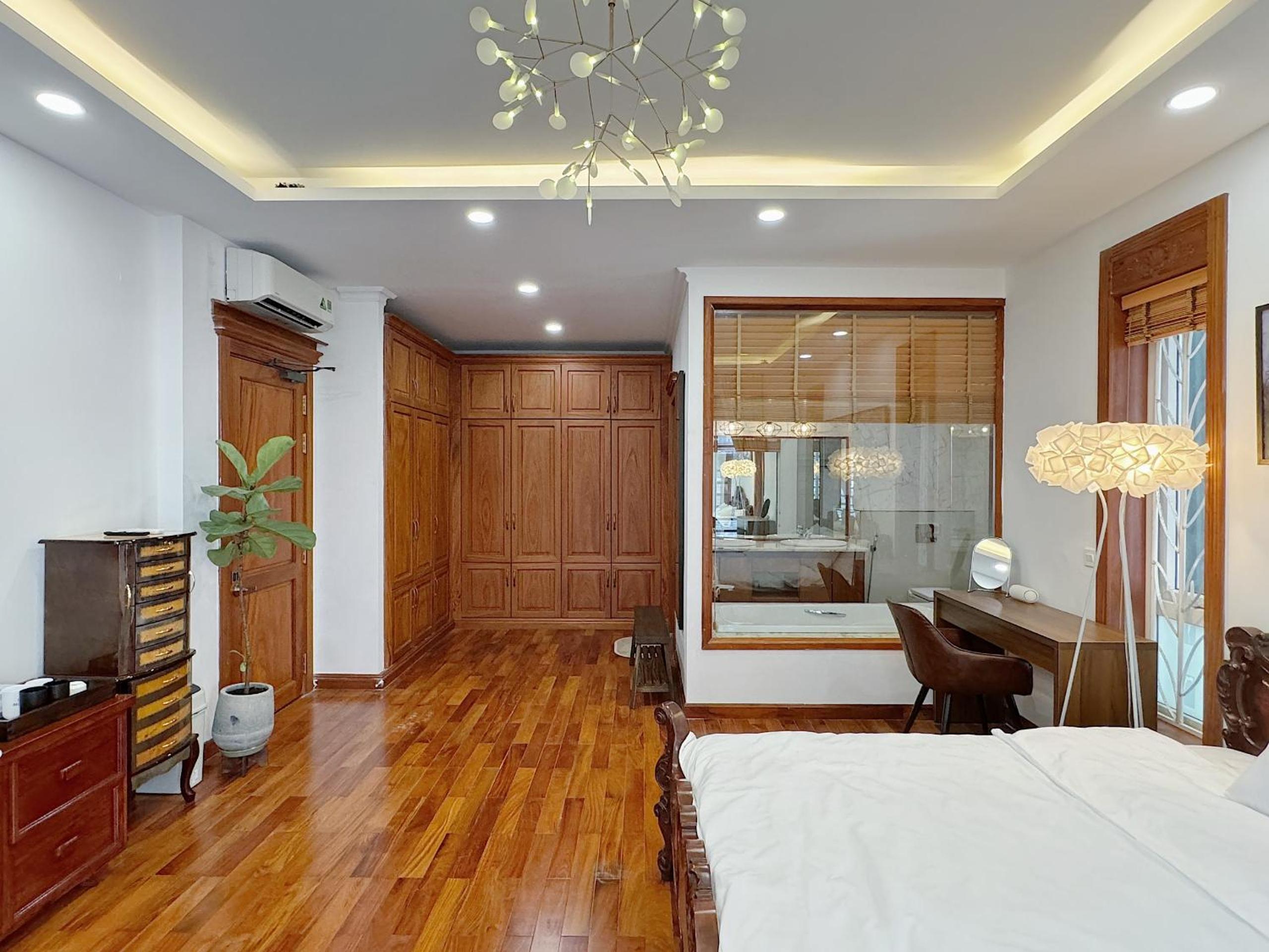 Saigon Mansion