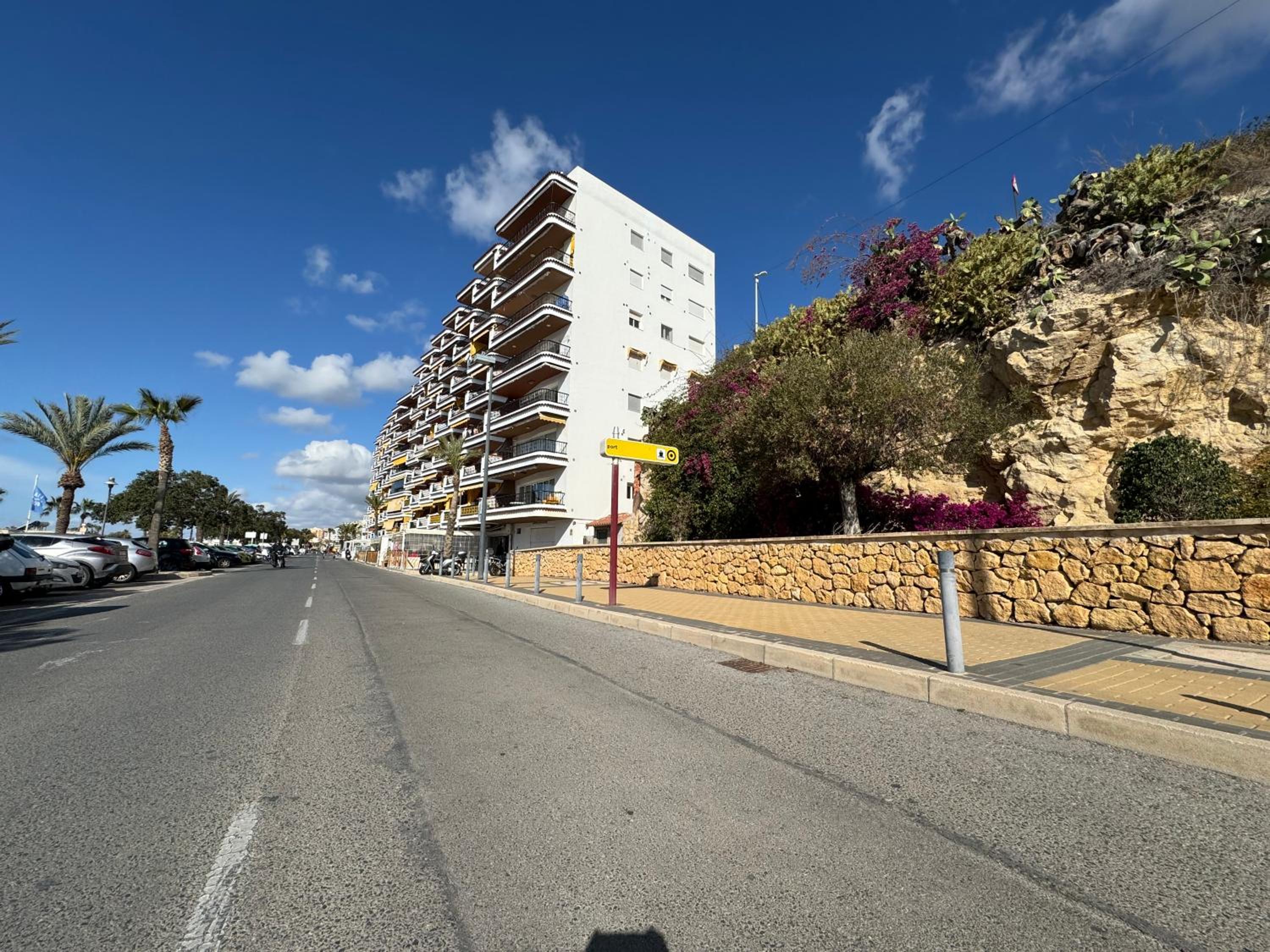 See Port Villajoyosa- Smoke free