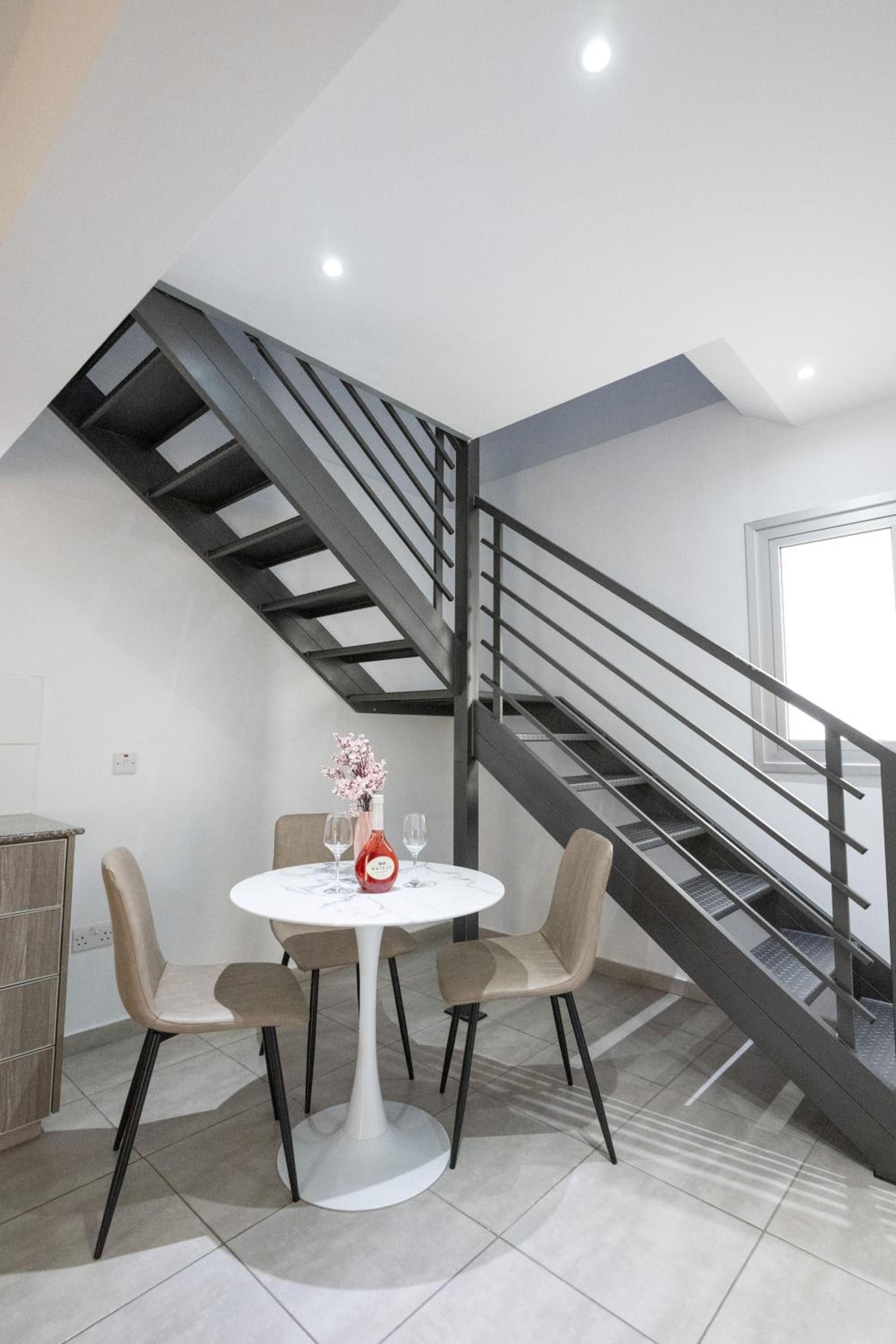 Napa Centrale Suites