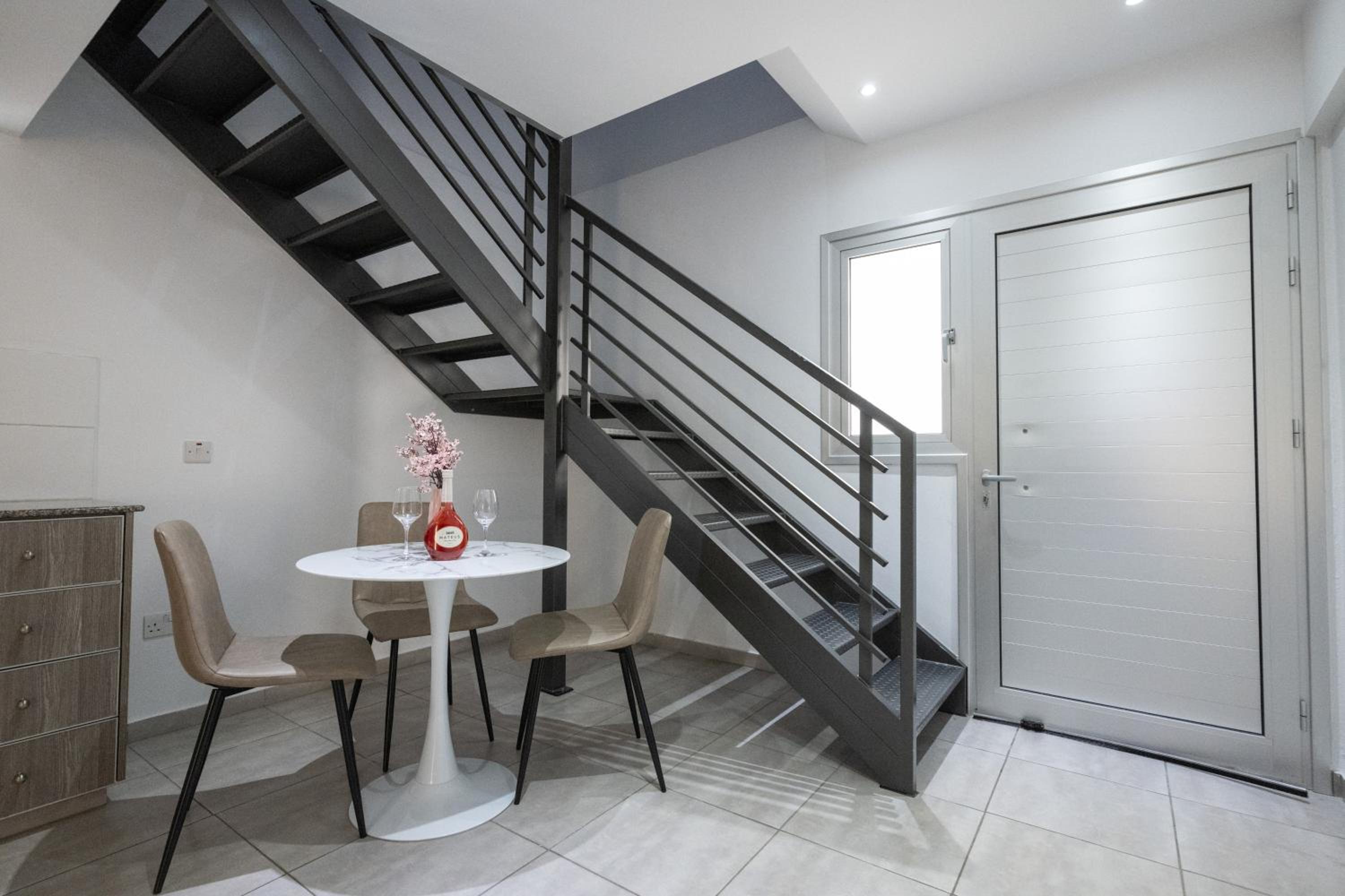 Napa Centrale Suites