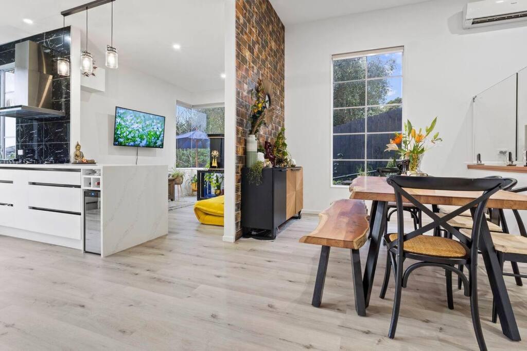 Entire home in Central Auckland view 2