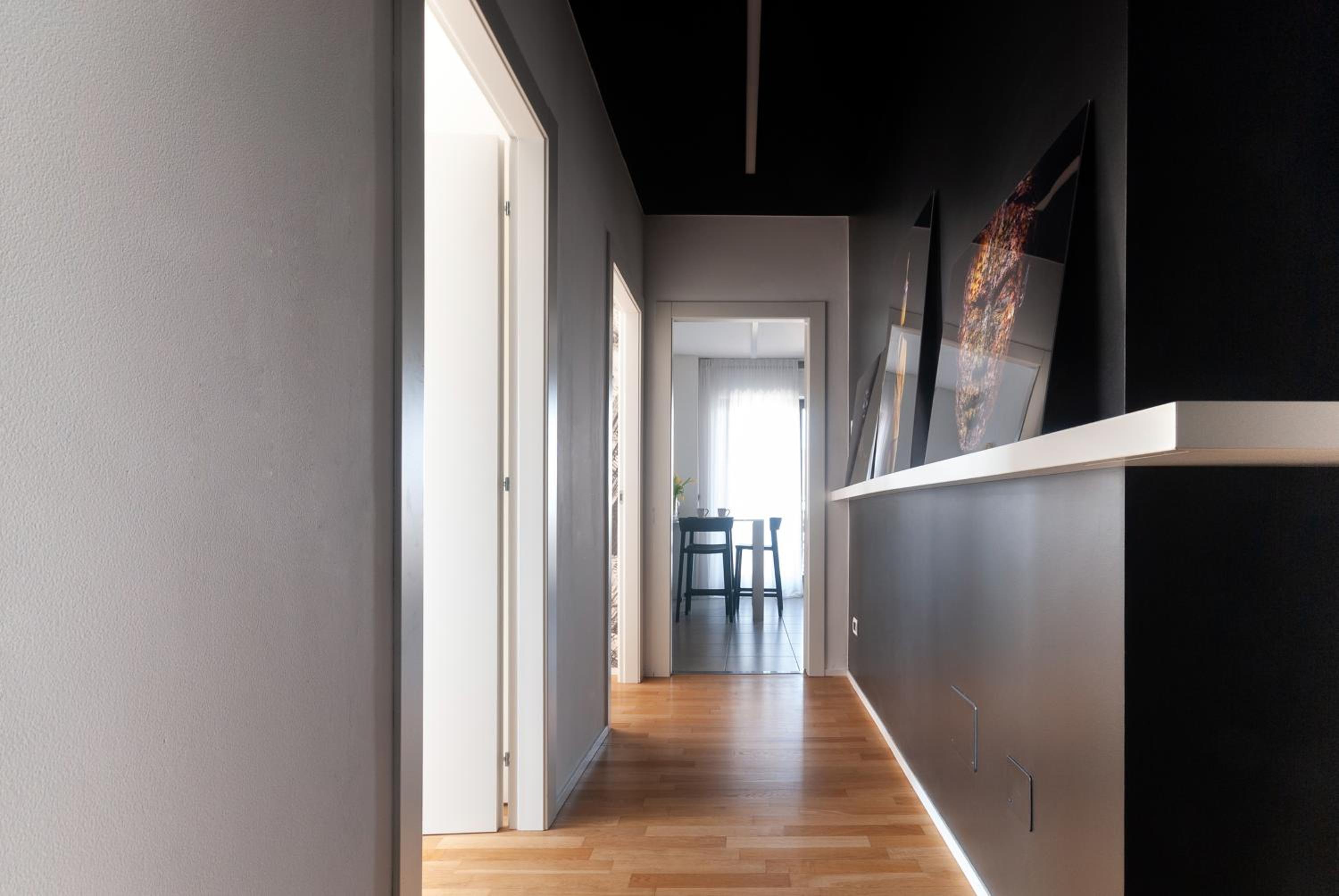 Apartment with Panoramic View of Milan and public free parking lot