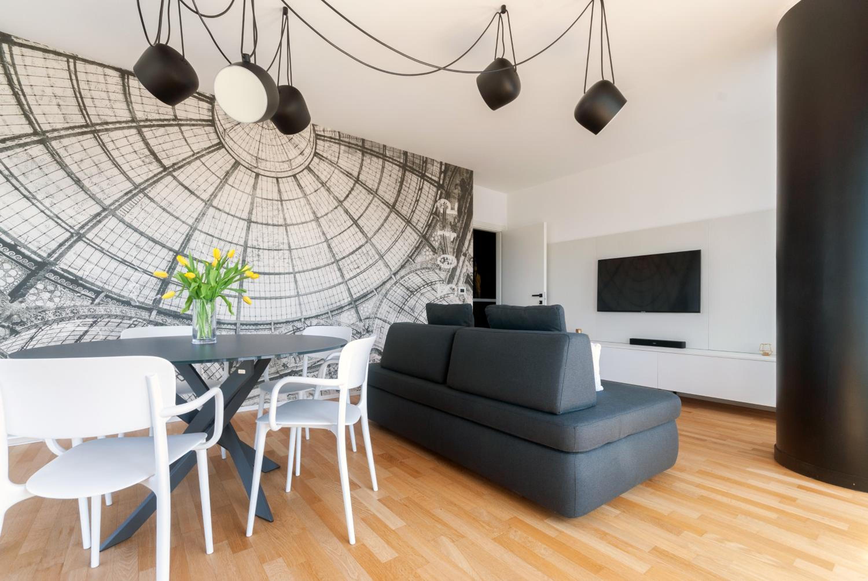 Apartment with Panoramic View of Milan and public free parking lot photo 2