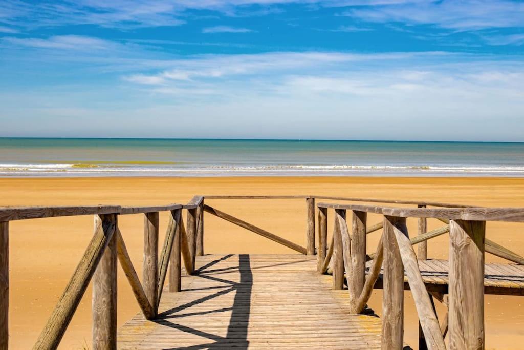 Deluxe penthouse front line to the beach by Valcambre