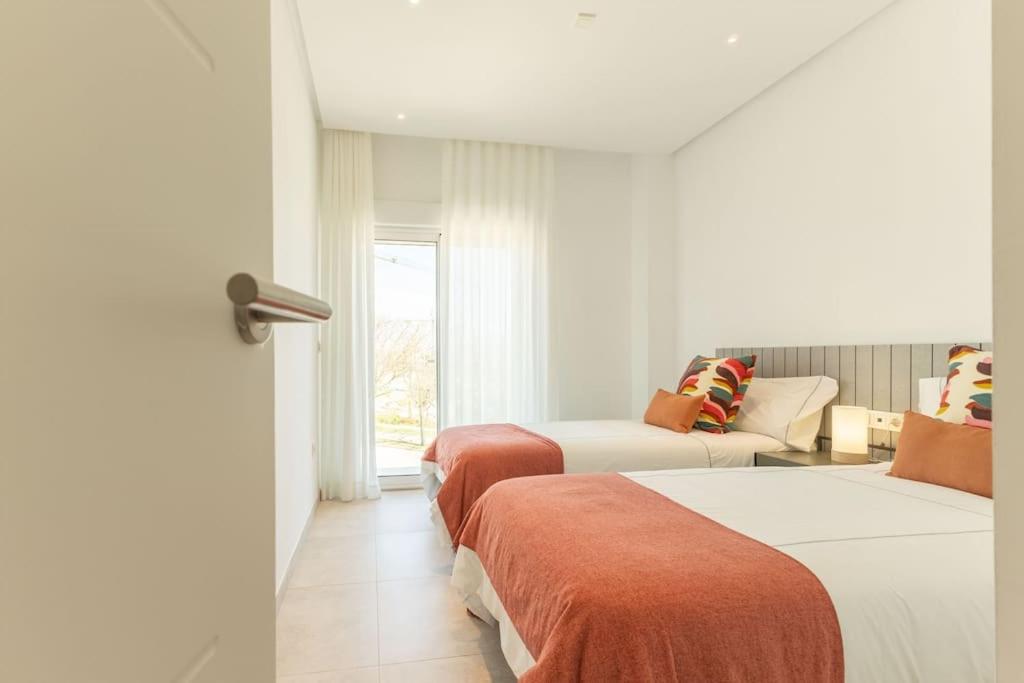 Deluxe penthouse front line to the beach by Valcambre
