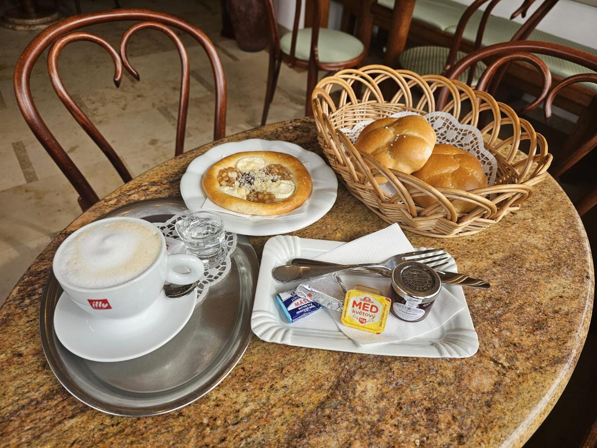 Hotel Restovna