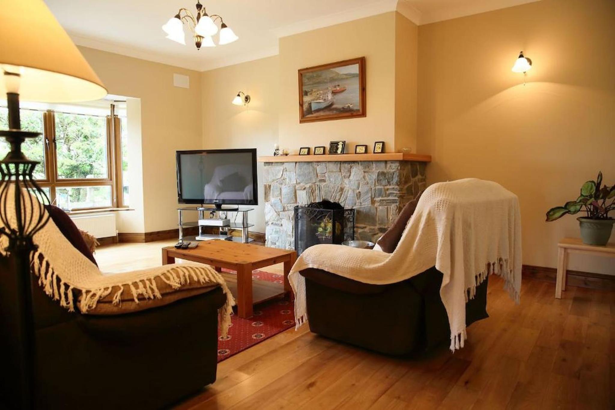 White Thorn House view 3