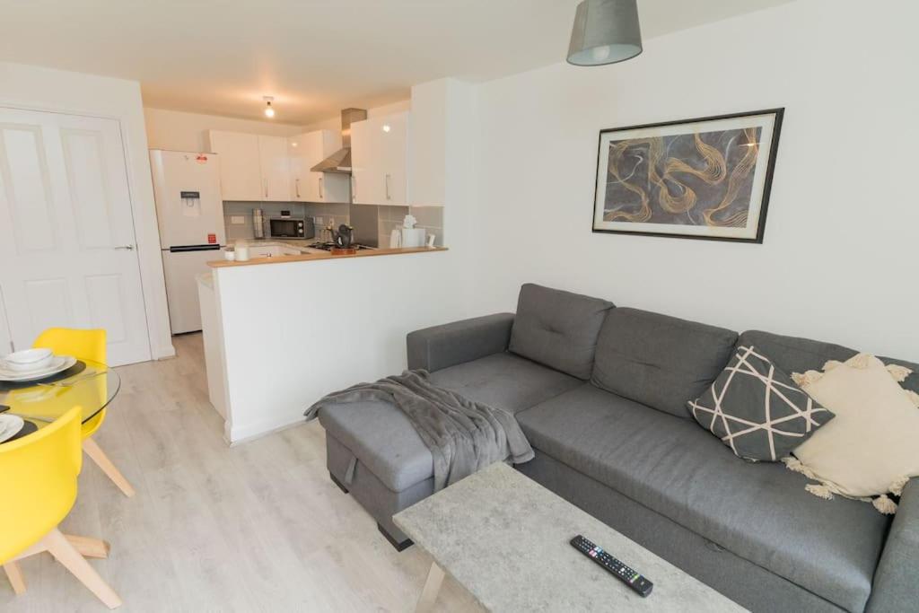 Deluxe 5'Bed House w- Parking - CITY CENTRE