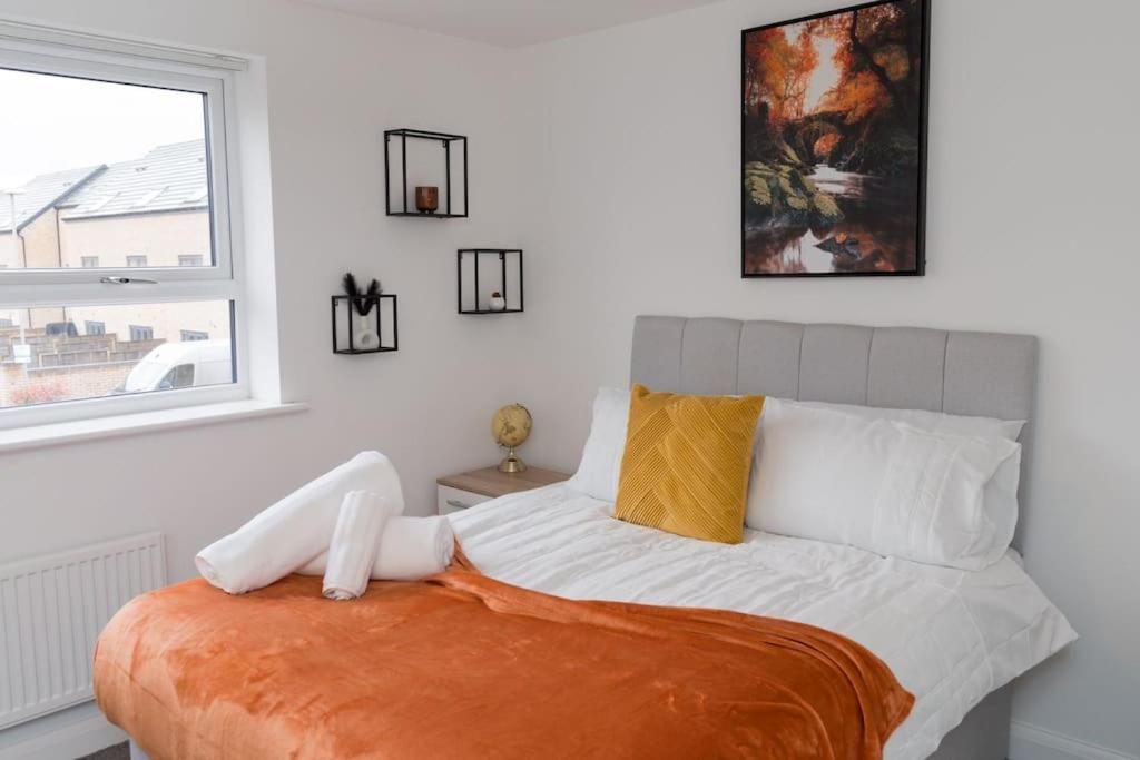 Deluxe 5'Bed House w- Parking - CITY CENTRE