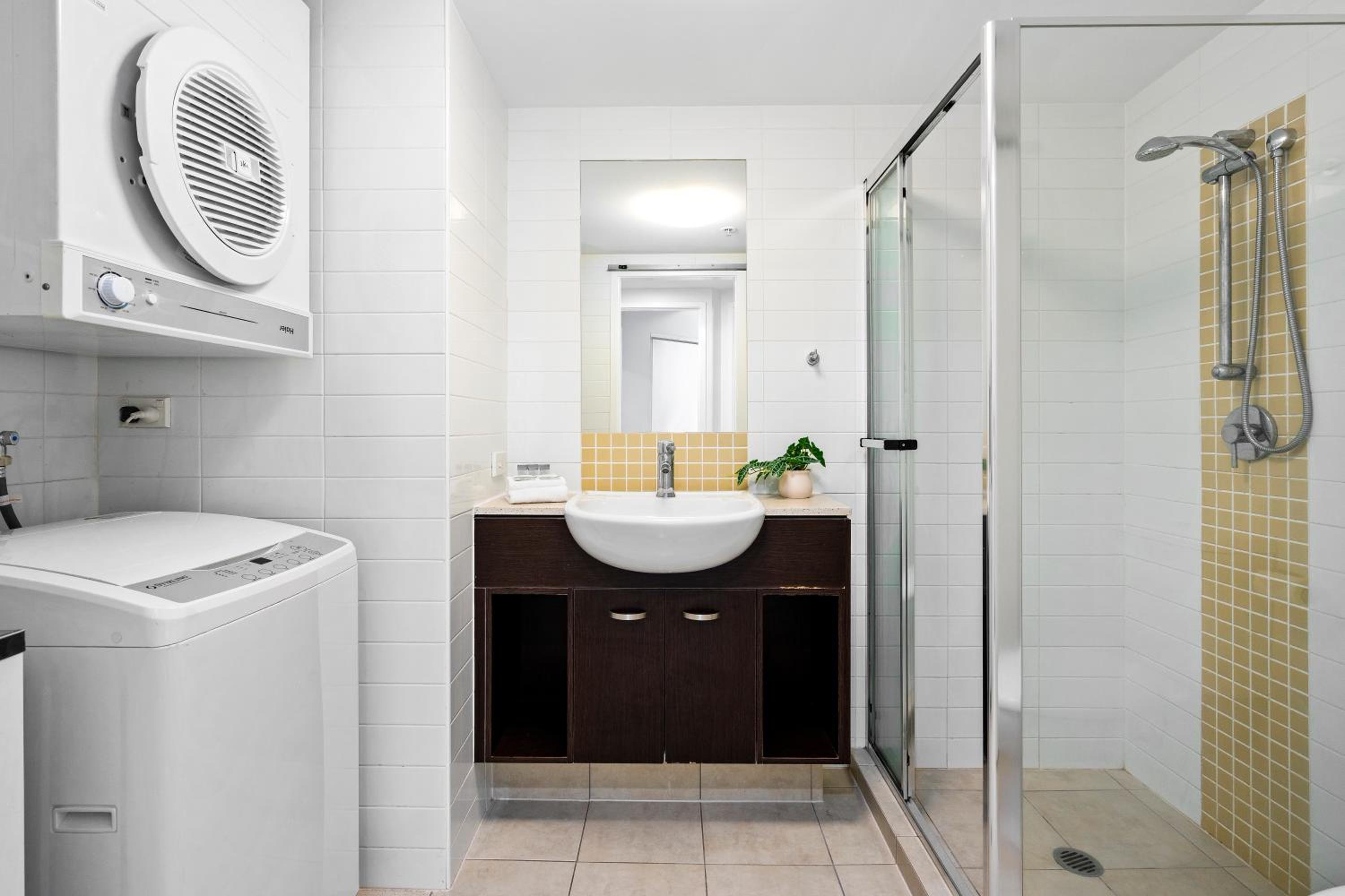 Wings Luxury Apartment Netflix