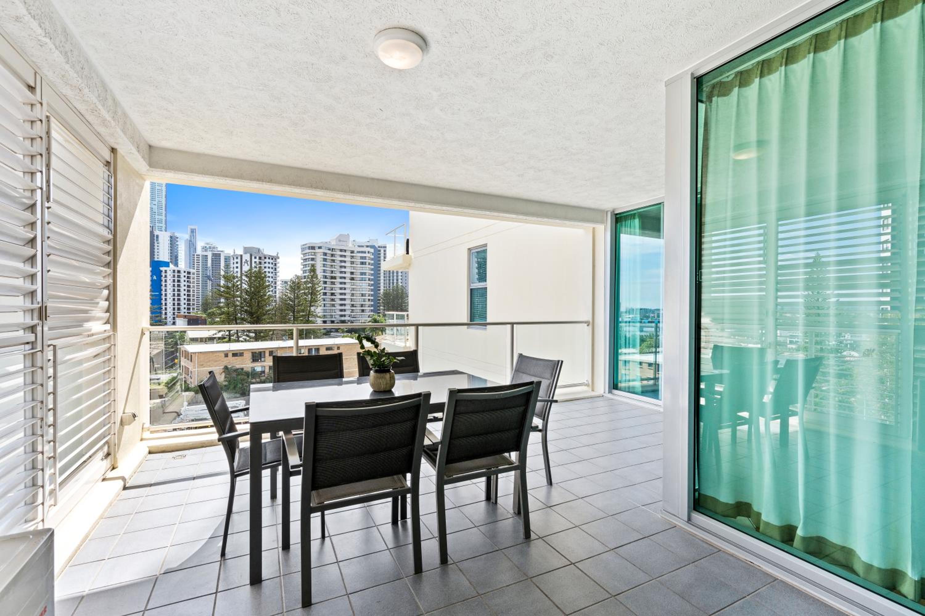 Wings Luxury Apartment Netflix