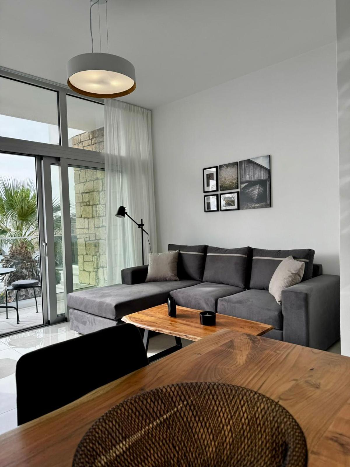 Seaside Gem 2-Beds Apt