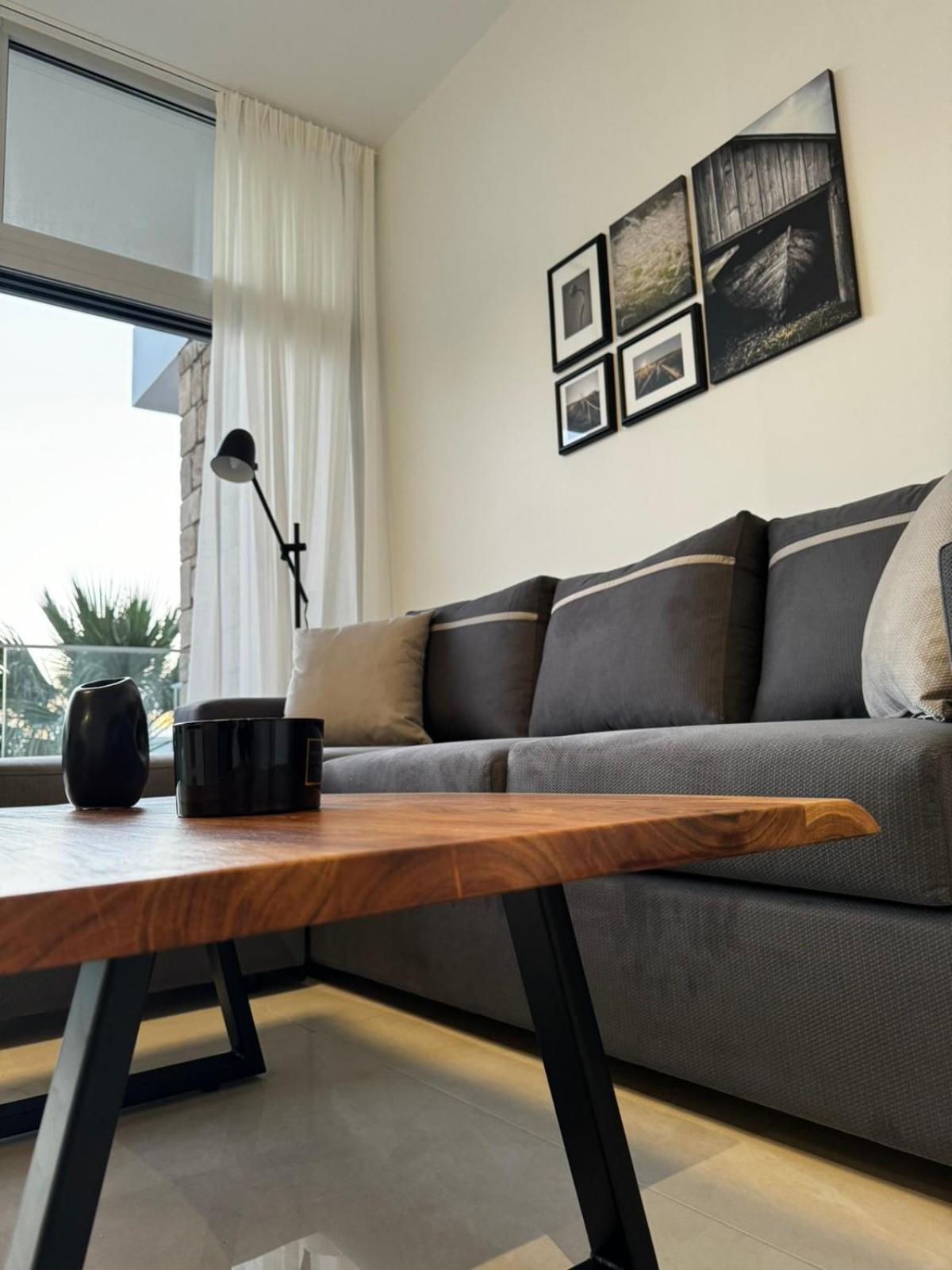 Seaside Gem 2-Beds Apt