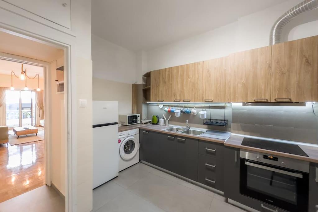 Spacious Urban Apt in the Heart of Athens
