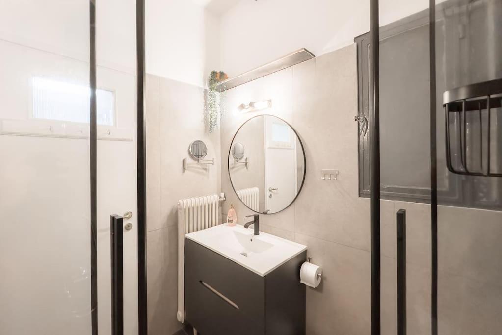 Spacious Urban Apt in the Heart of Athens