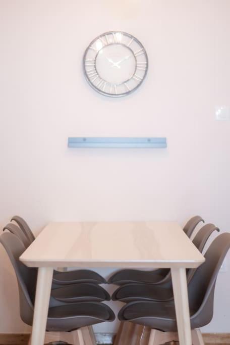 Spacious Urban Apt in the Heart of Athens