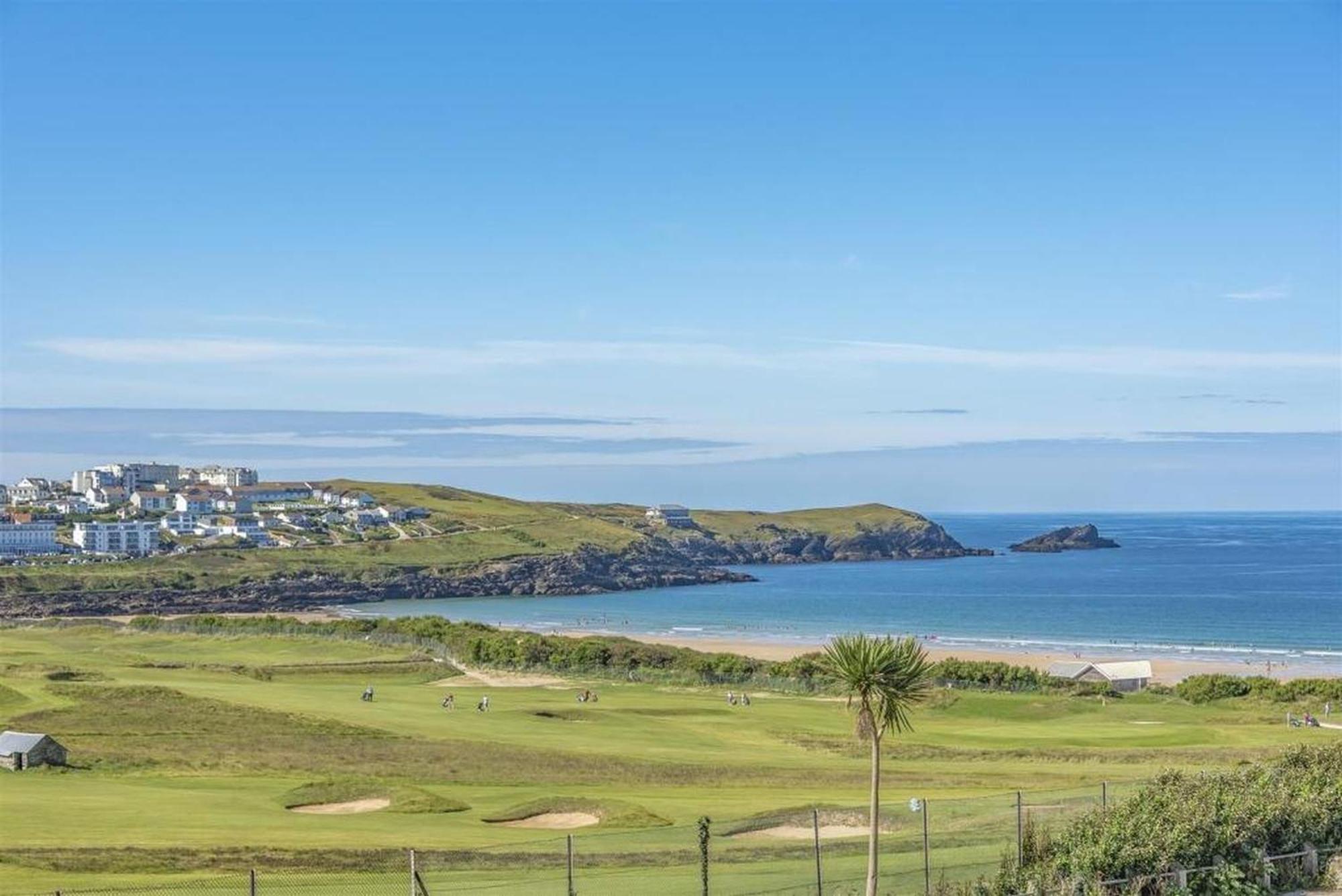 6 Azure, Newquay - Sea view, Parking, 500m from beach view 2