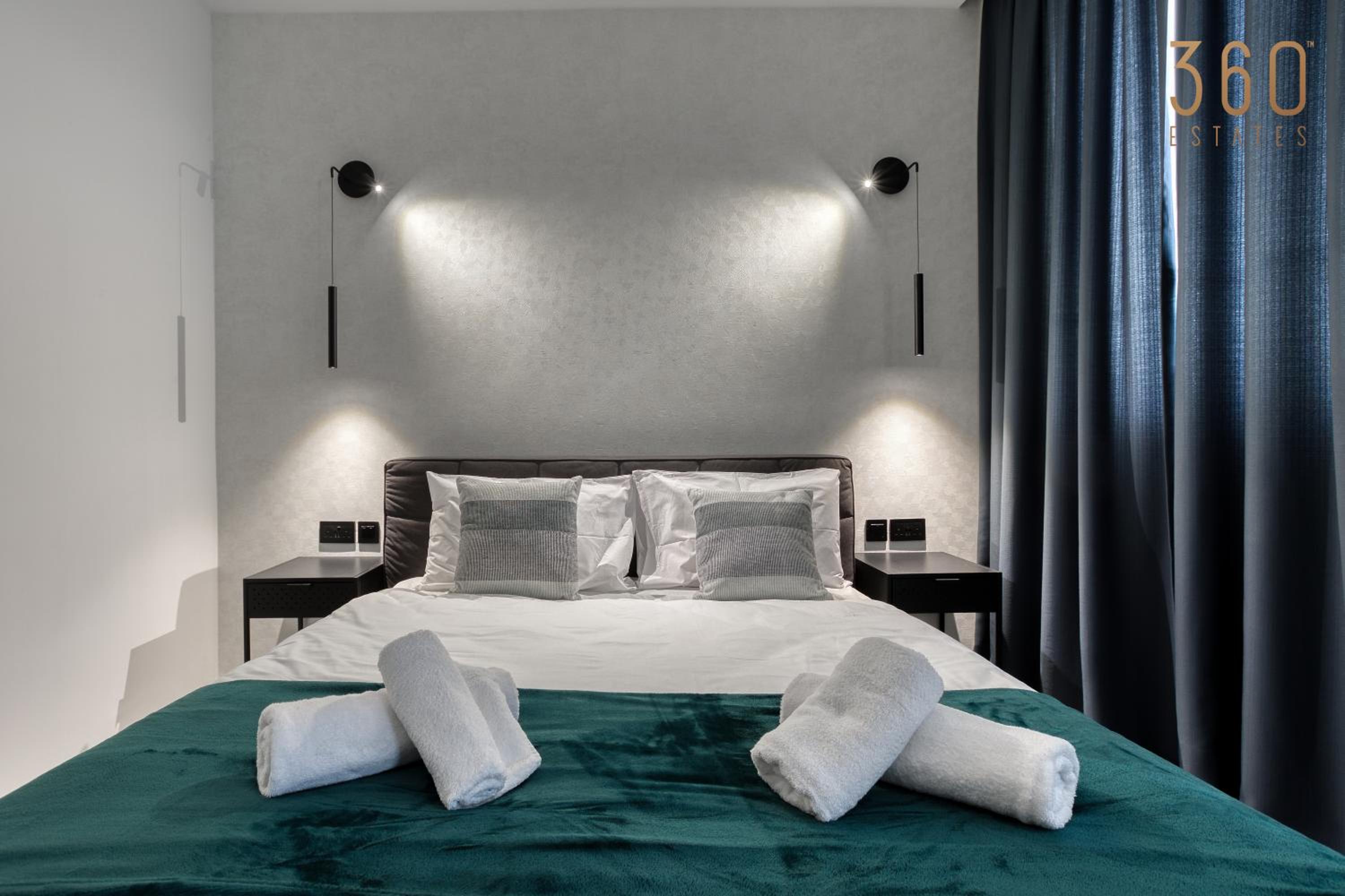 The ultimate luxury triplex home in Spinola Bay by 360 Estates photo 3