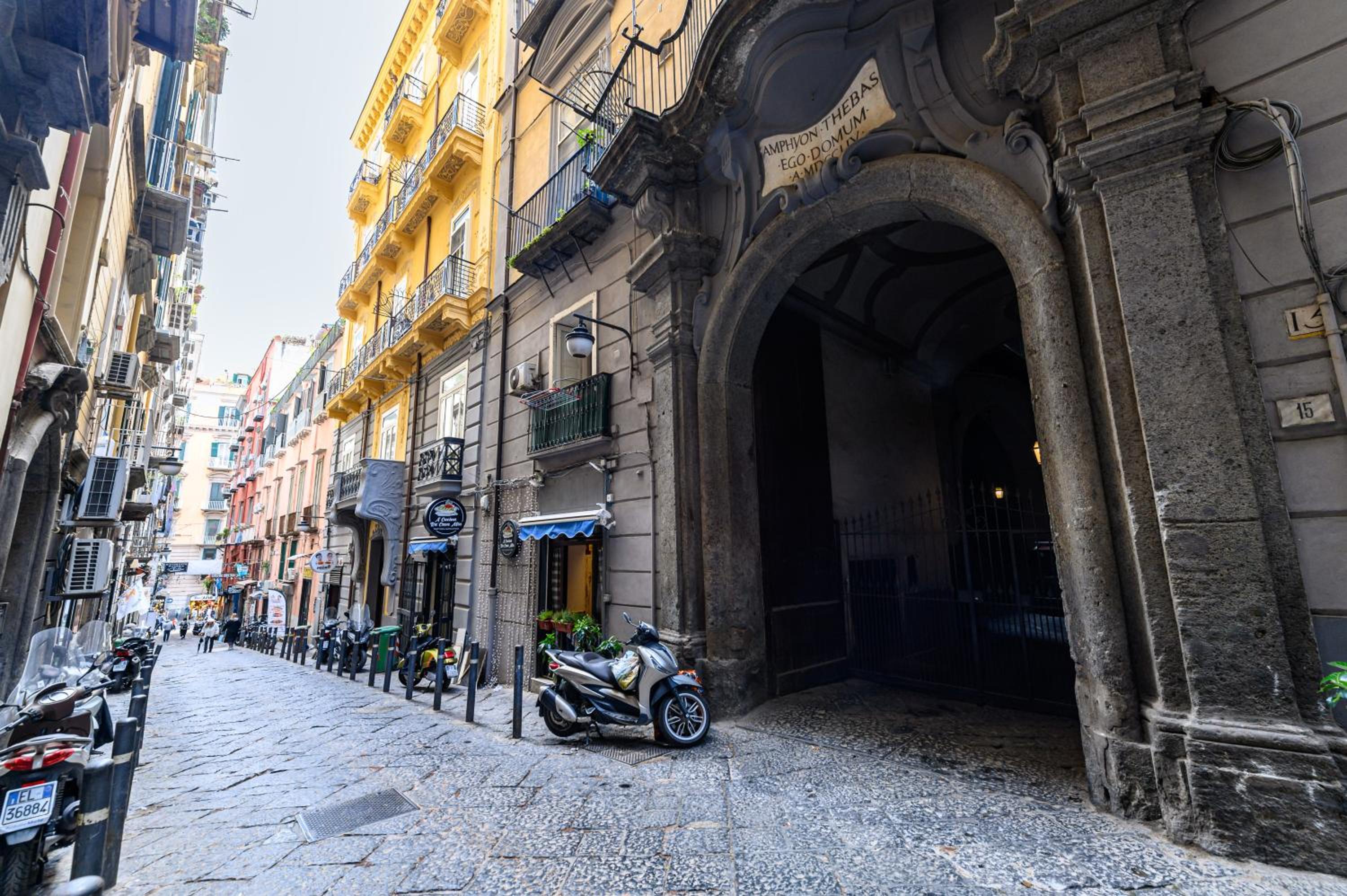 Via Carlo De Cesare 15