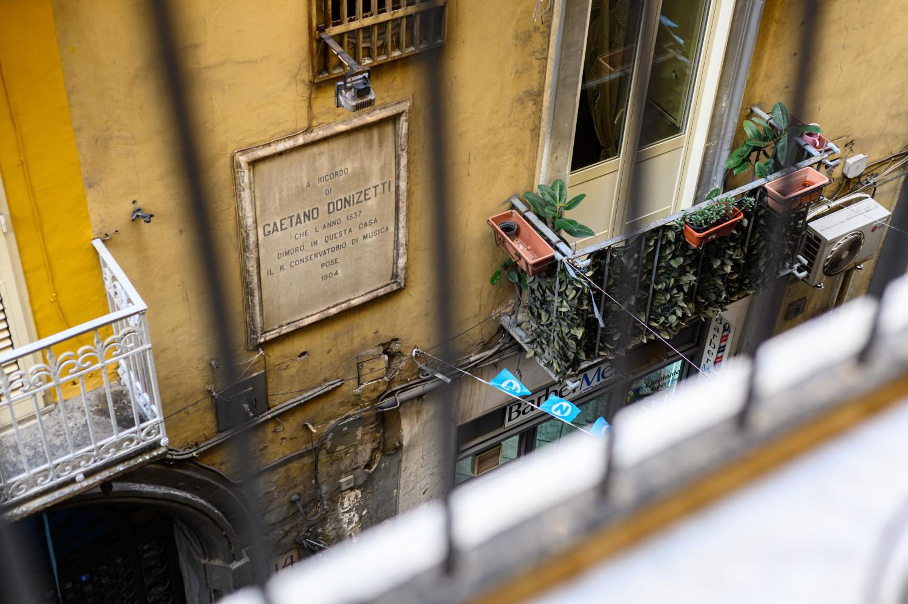 Via Carlo De Cesare 15