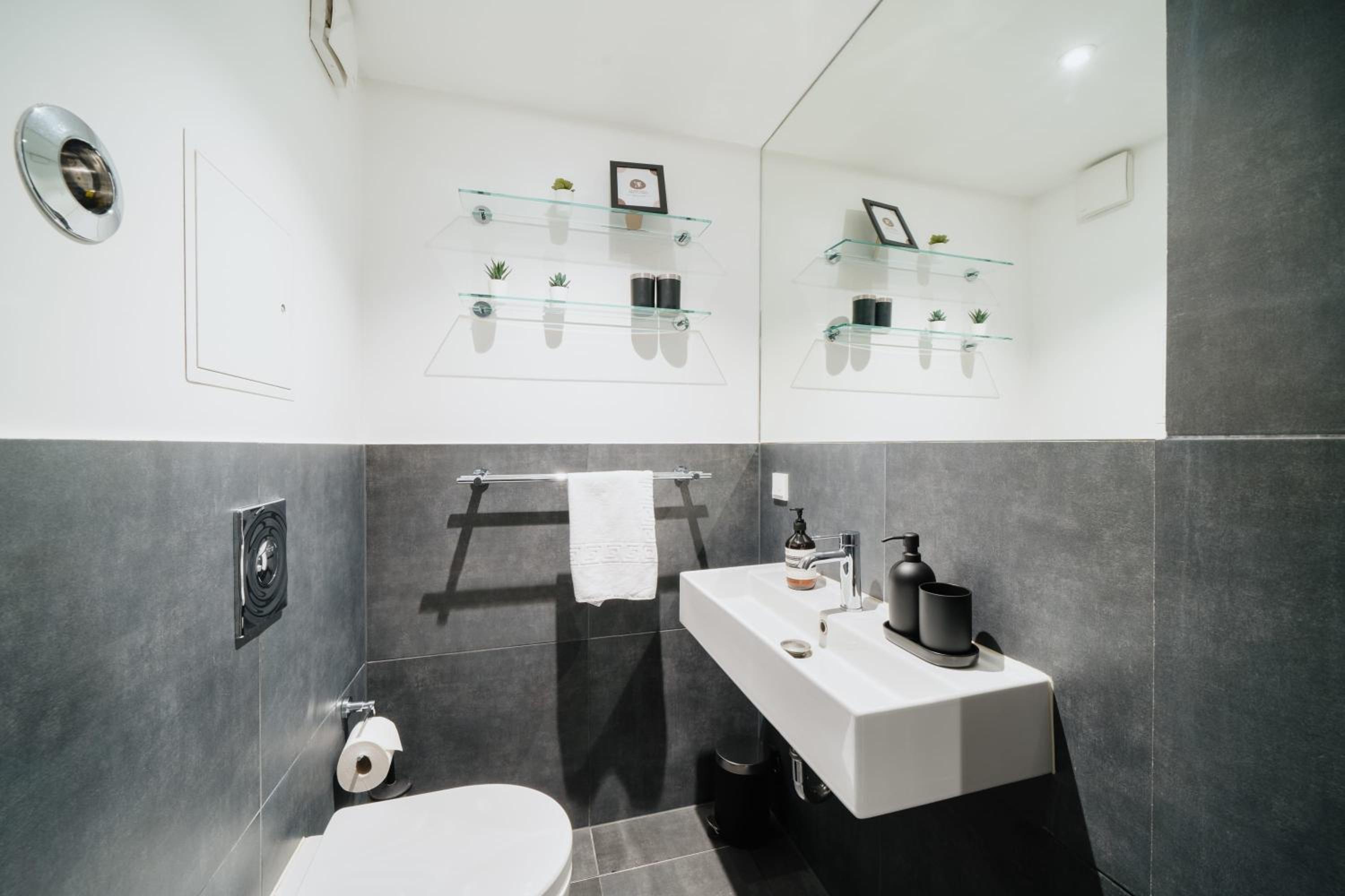 Homely Berlin - Cozy Studio, Modern, Near Theater & Kurfürstendamm