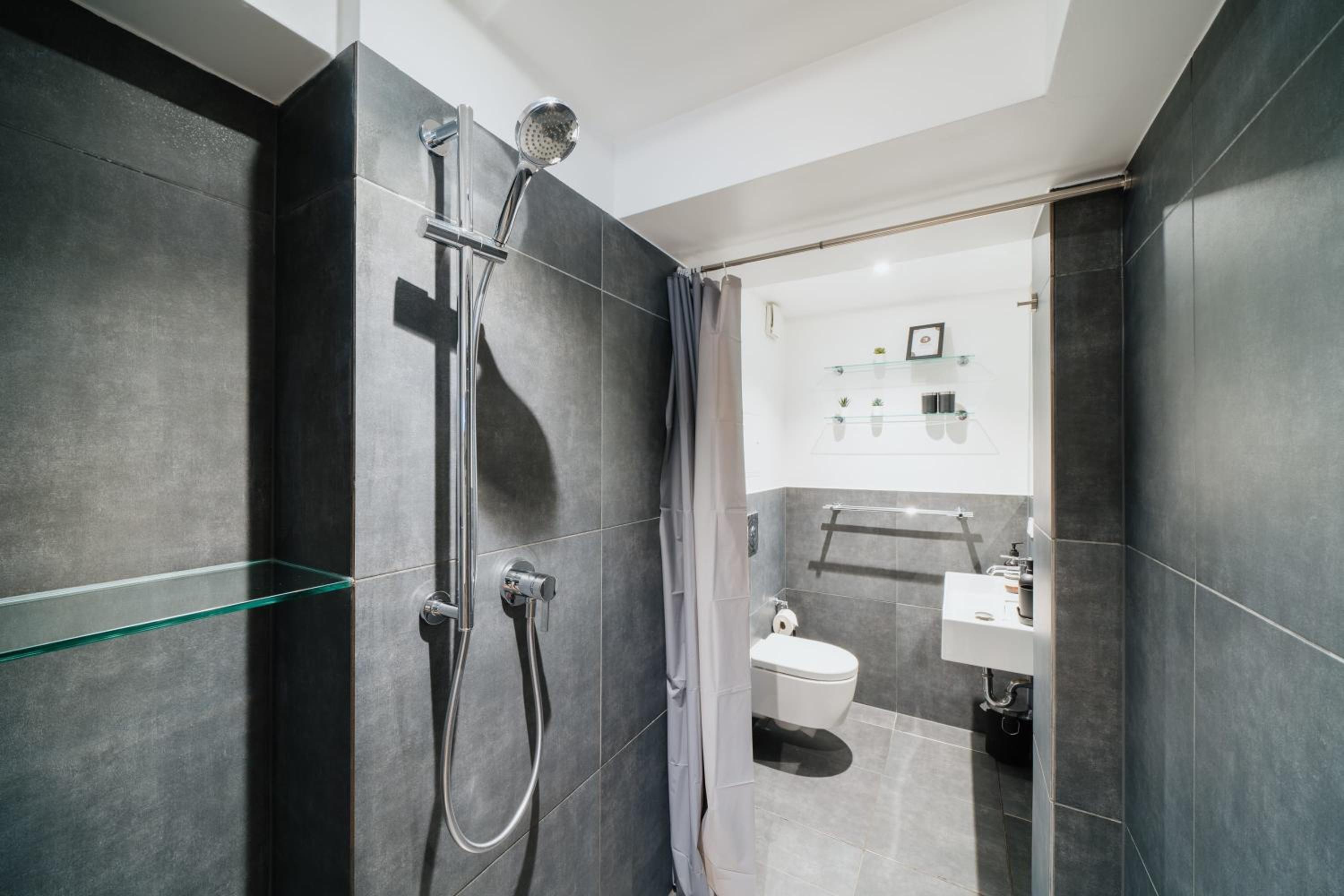 Homely Berlin - Cozy Studio, Modern, Near Theater & Kurfürstendamm