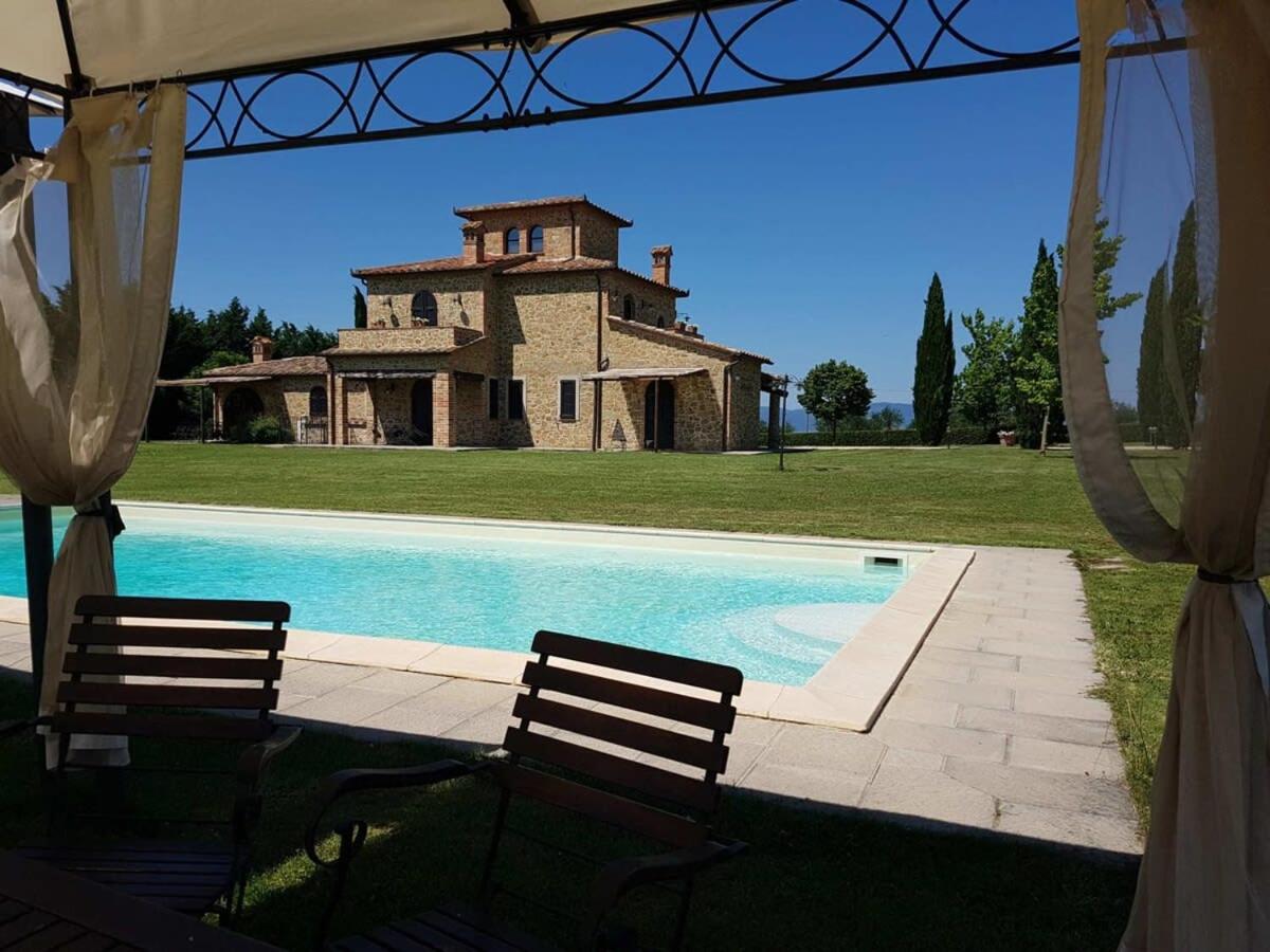 Fabulous Villa Nestled Among the Vineyards and Cypresses view 2