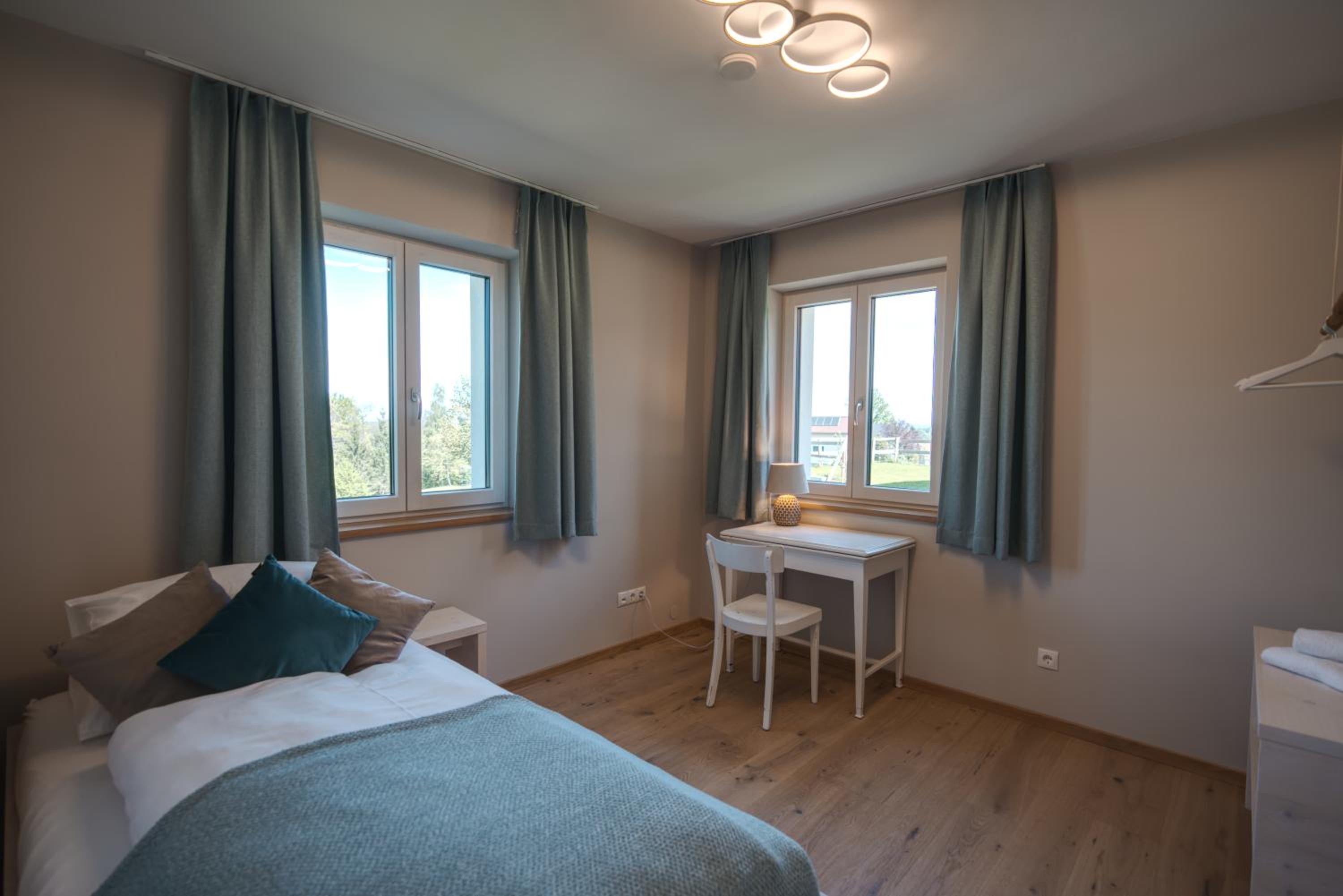 Stilvolles Ferienhaus Südsteiermark ruhige Lage top Aussicht & E-Ladestation