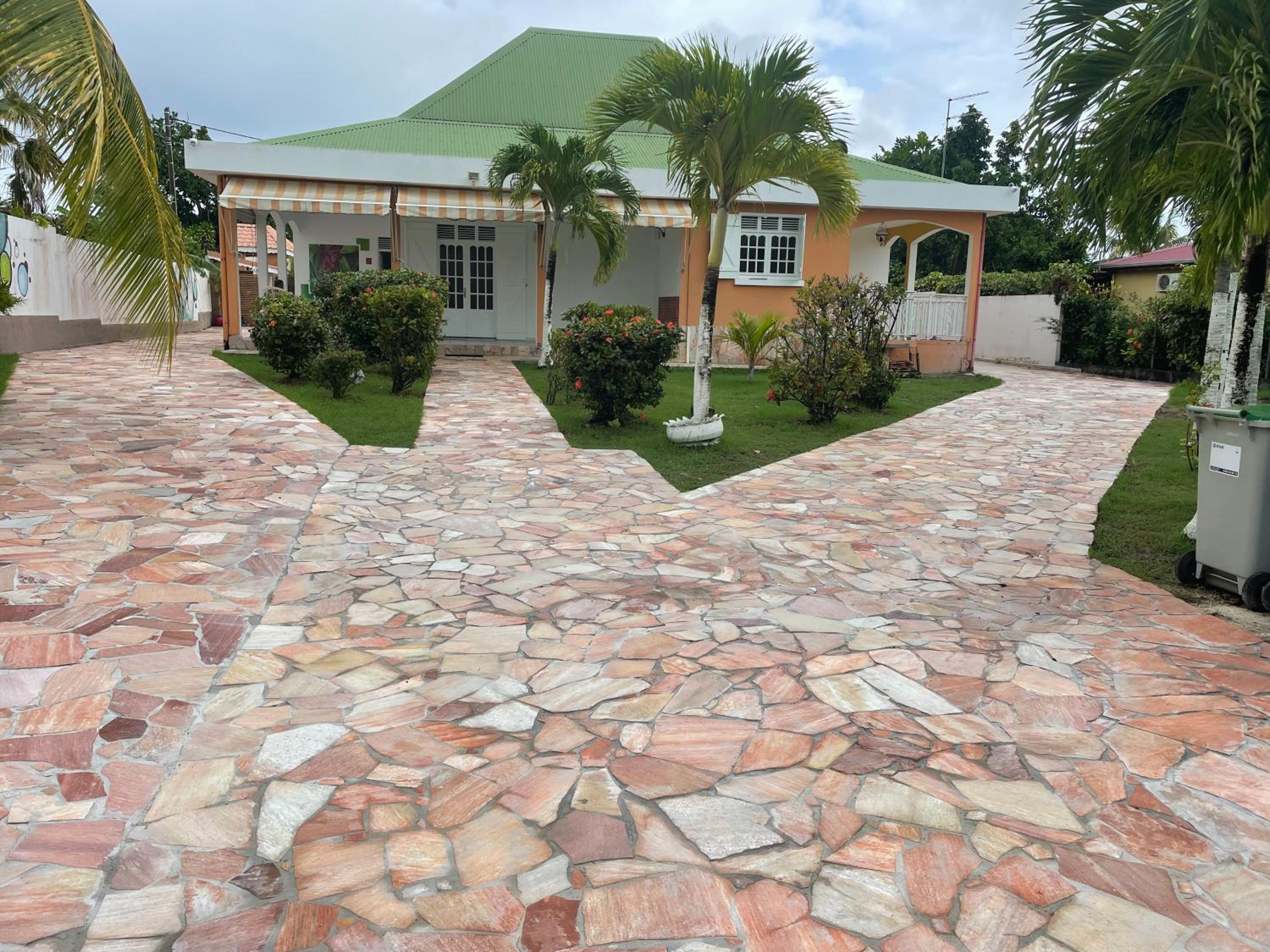 Villa Guadeloupe standing