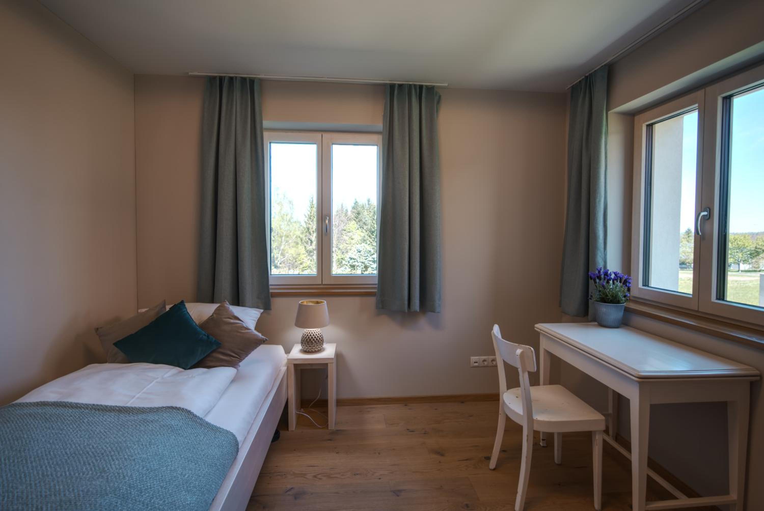 Stilvolles Ferienhaus Südsteiermark ruhige Lage top Aussicht & E-Ladestation