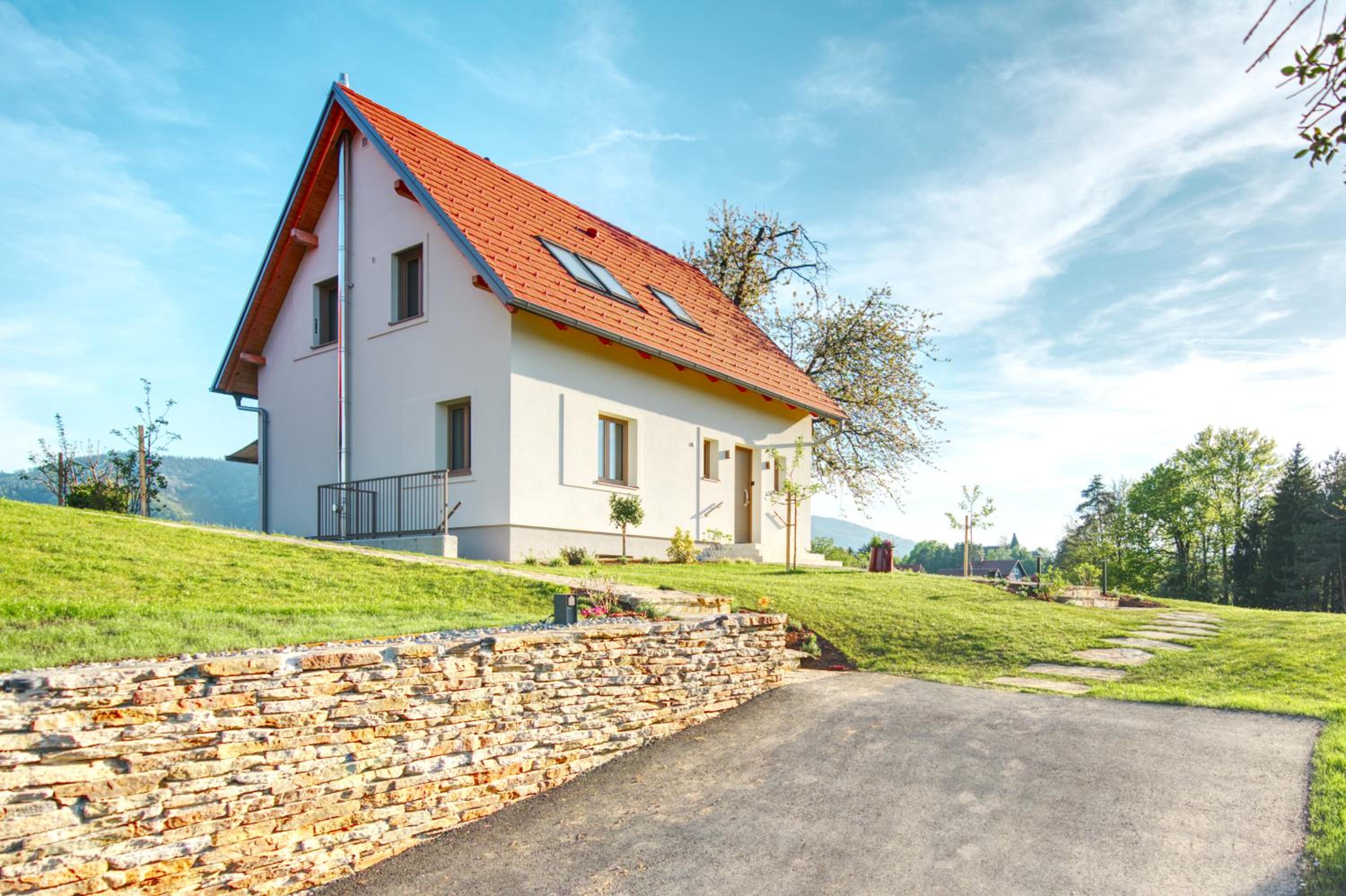 Stilvolles Ferienhaus Südsteiermark ruhige Lage top Aussicht & E-Ladestation