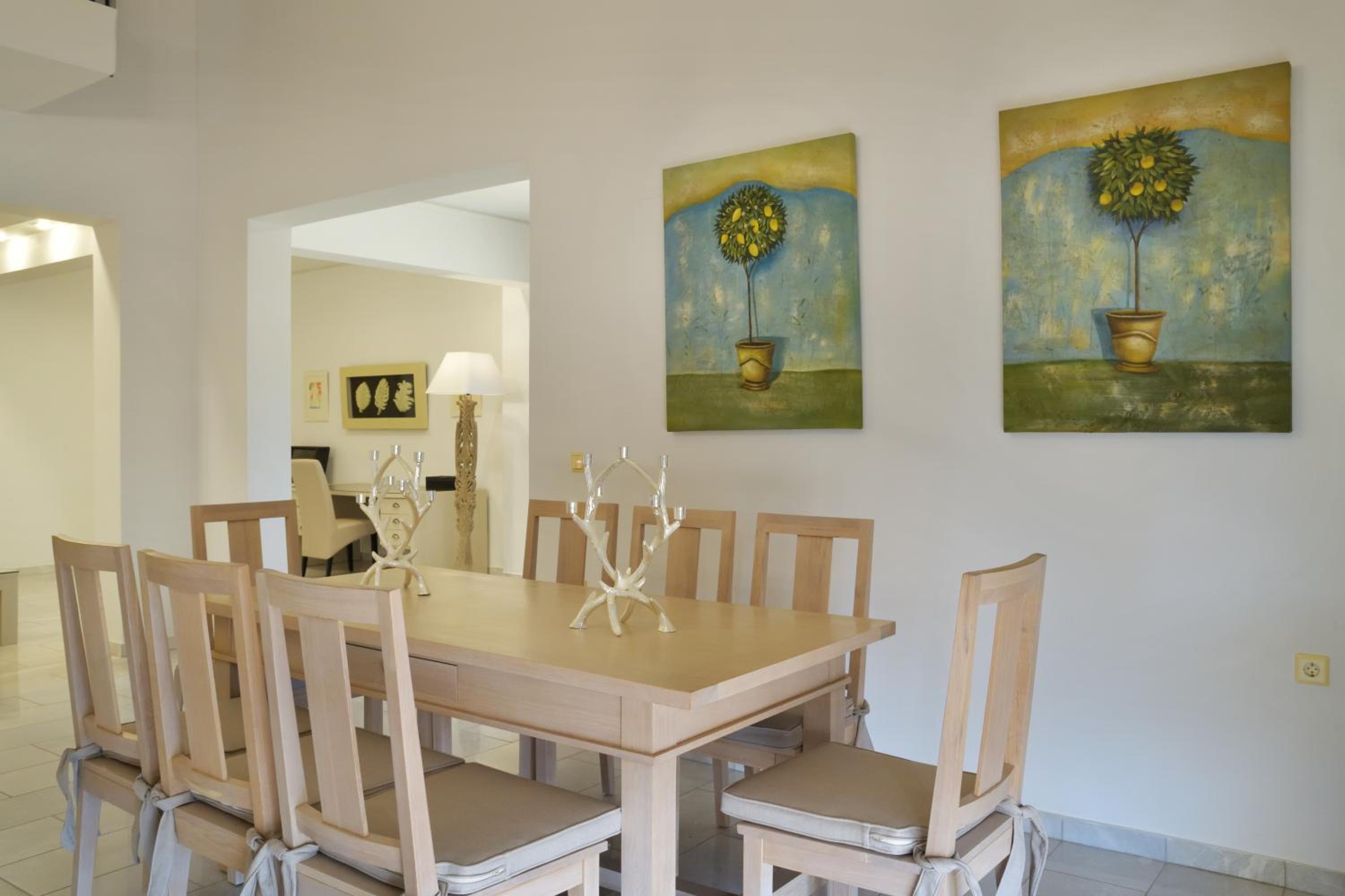 Villa Raks