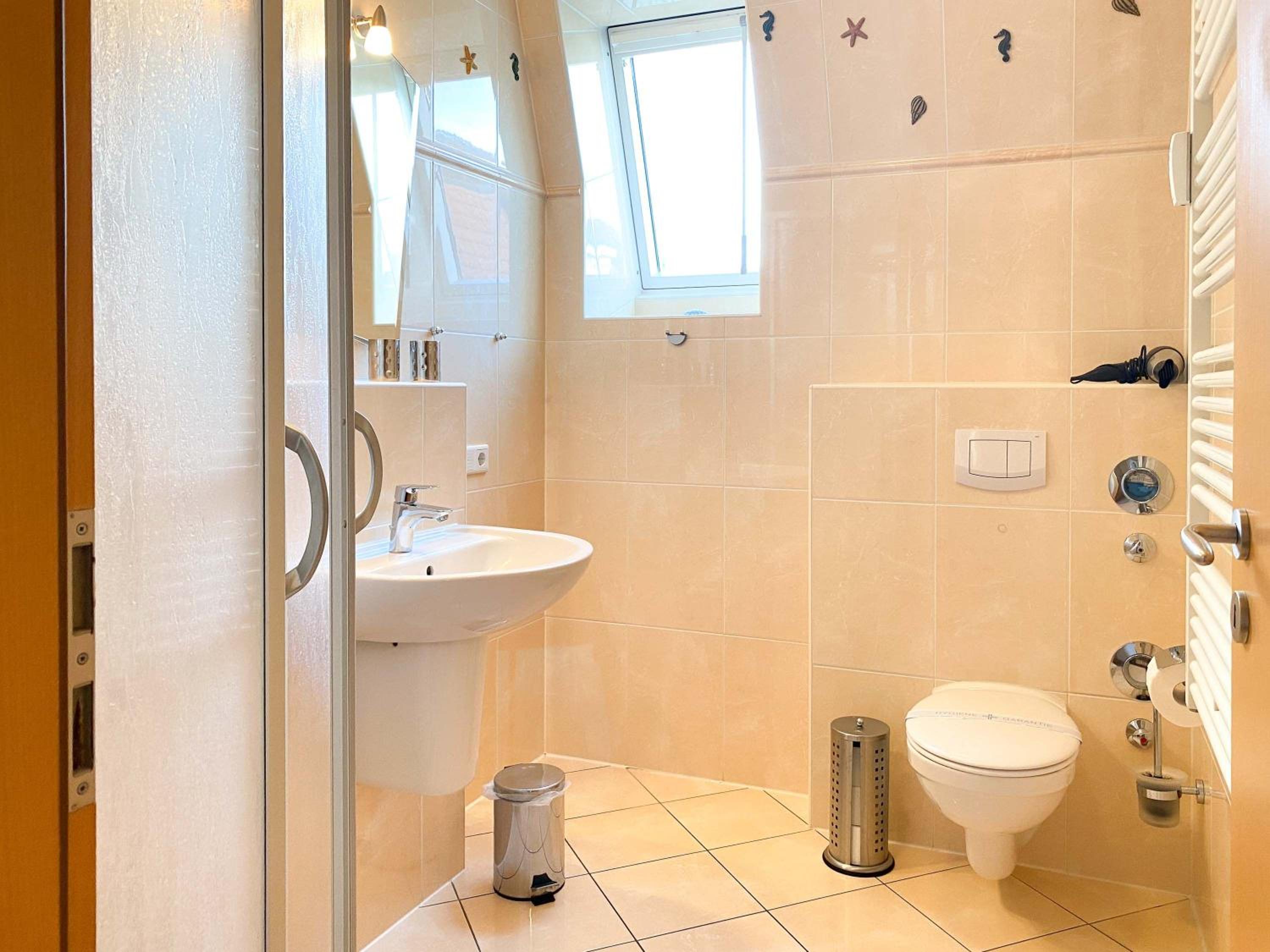 Strandnest en Zingst — bathroom