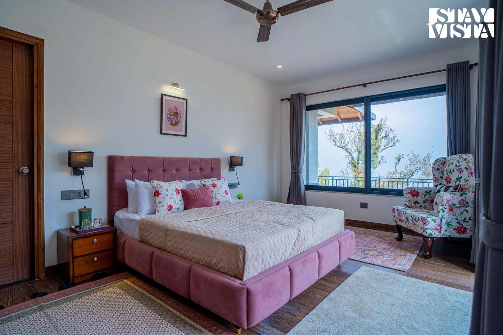StayVista at Summerfield Manor with Lawn & Valley View