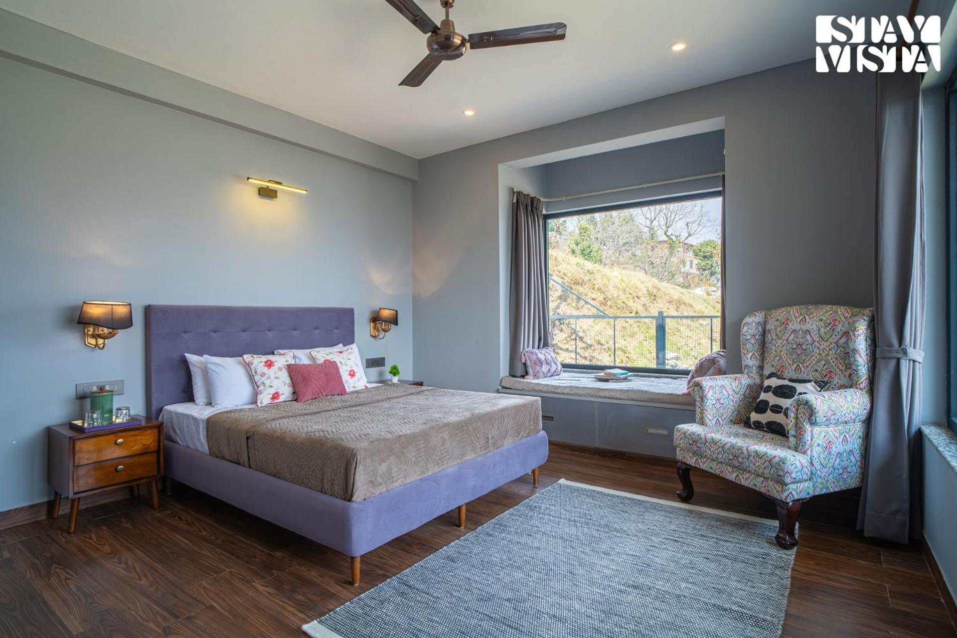 StayVista at Summerfield Manor with Lawn & Valley View