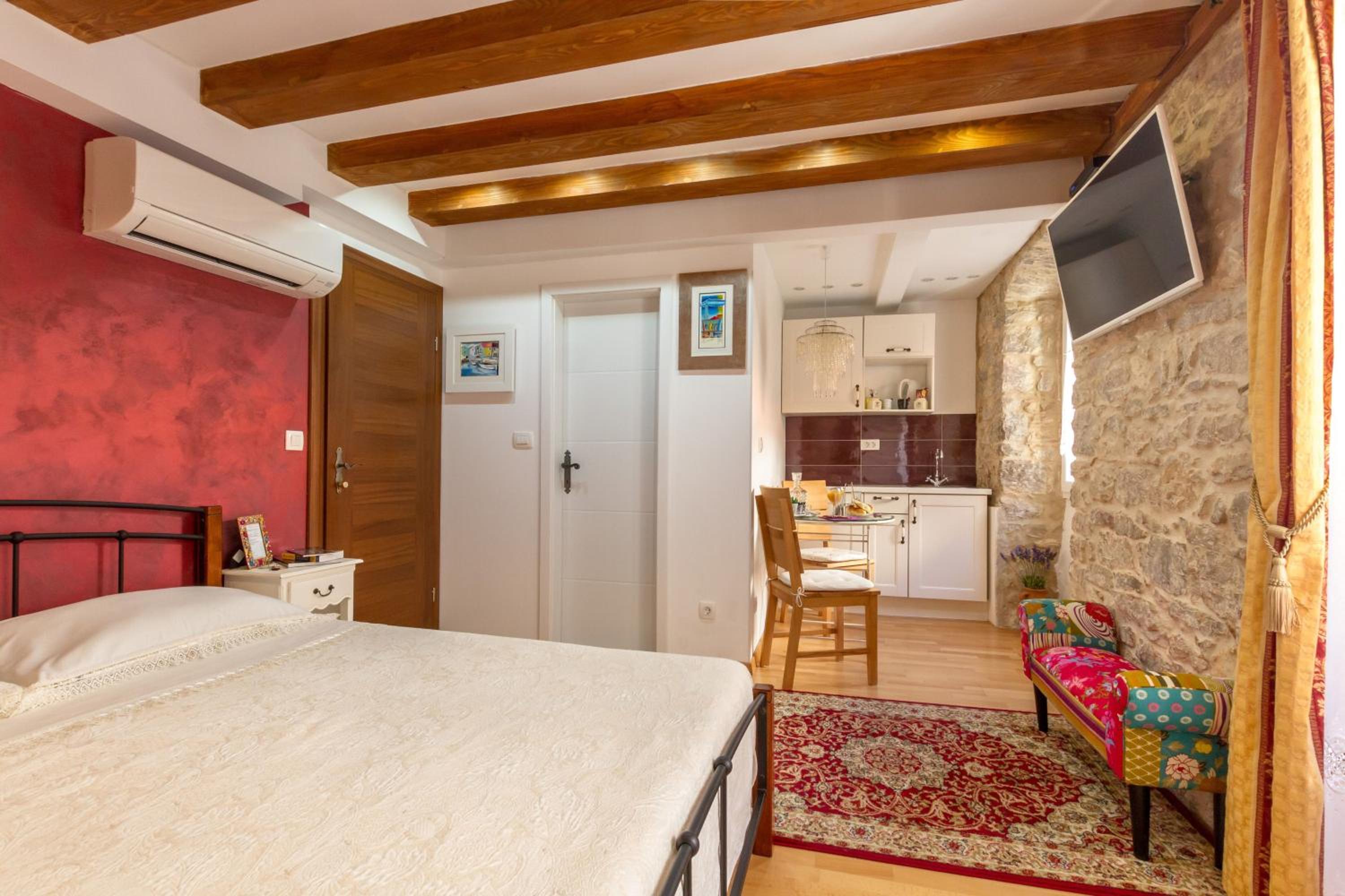 Studios Aurelia Palace view 4