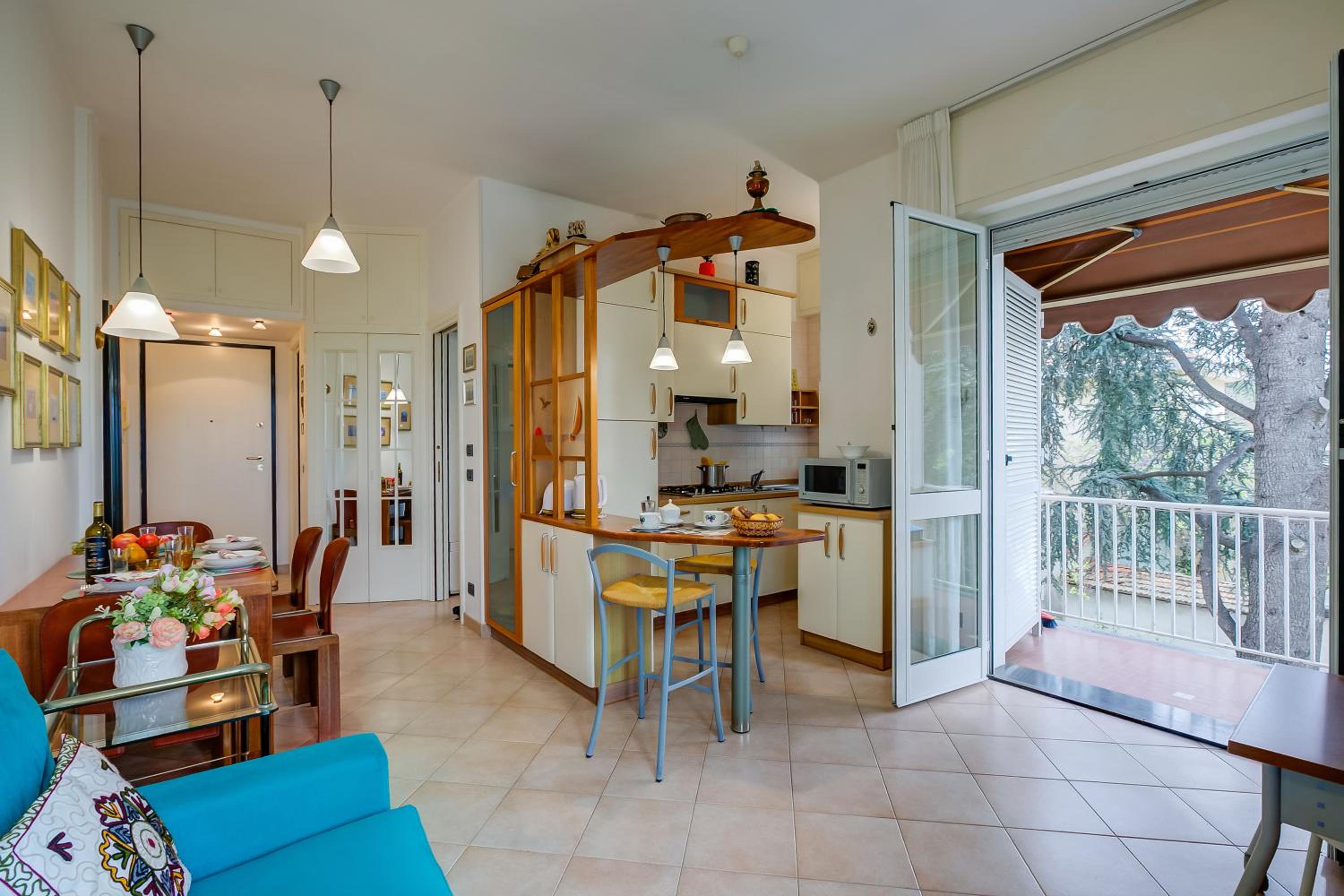 Gabri By The Sea - Happy Rentals view 4