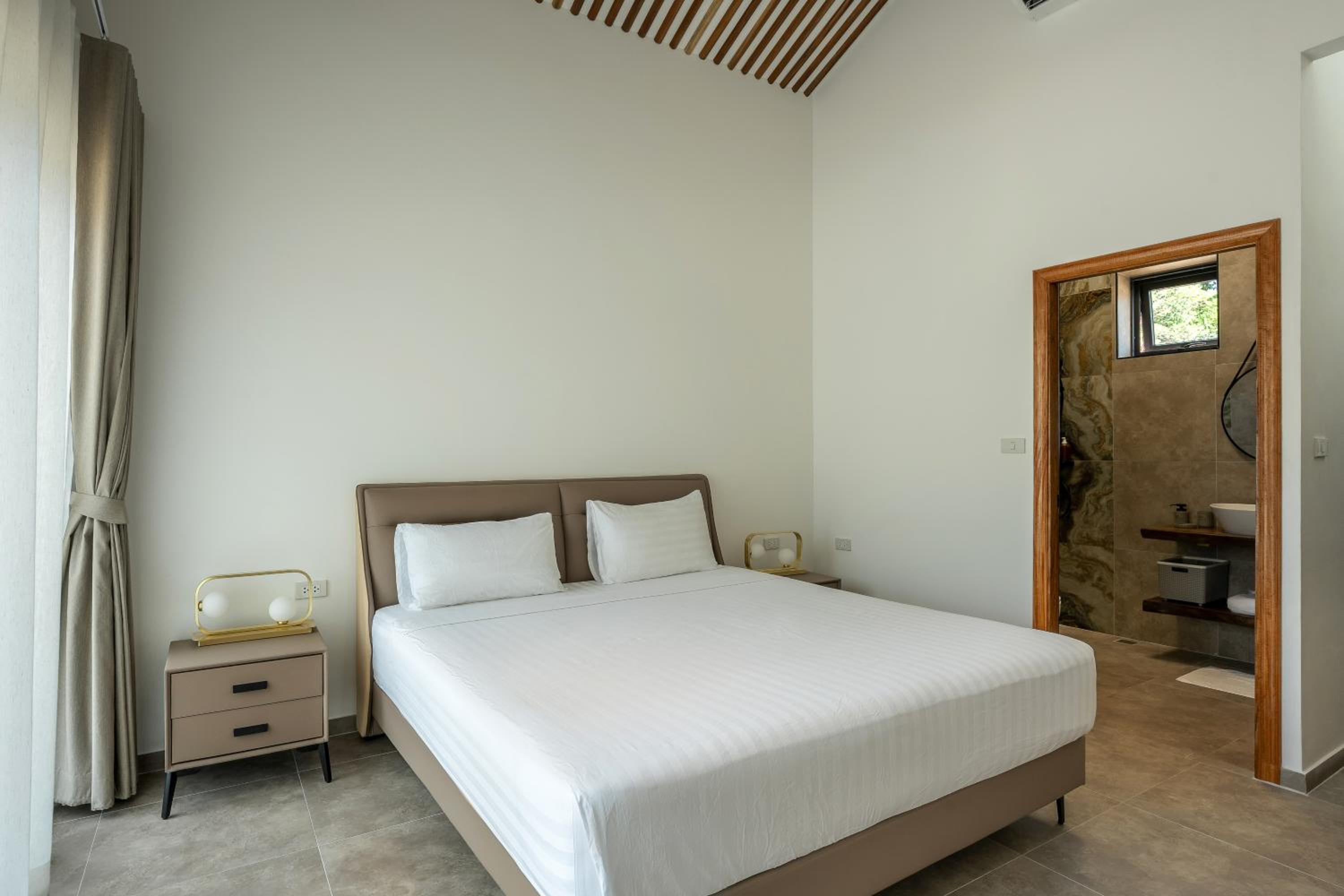 SHI Phangan Villas