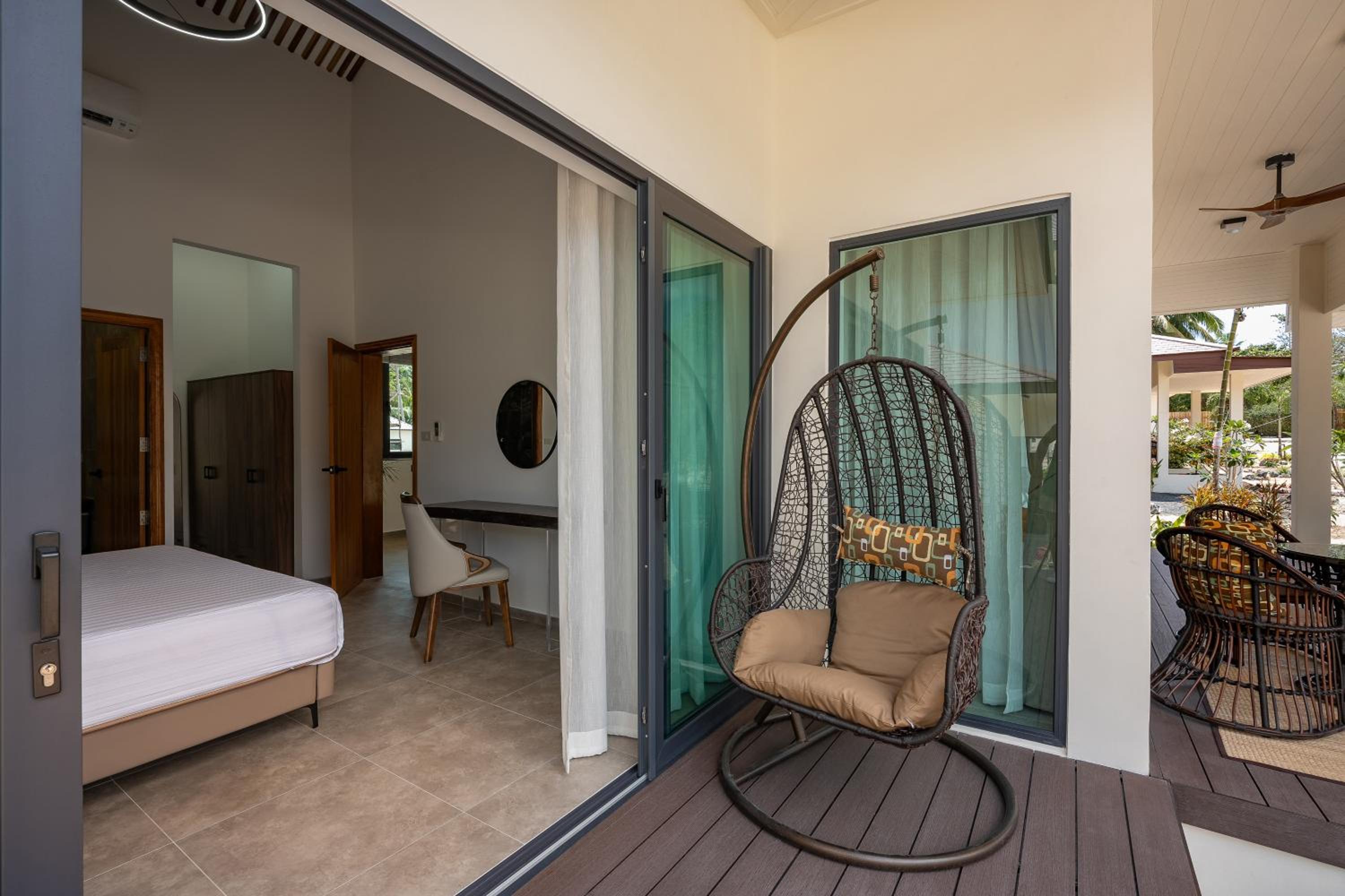 SHI Phangan Villas