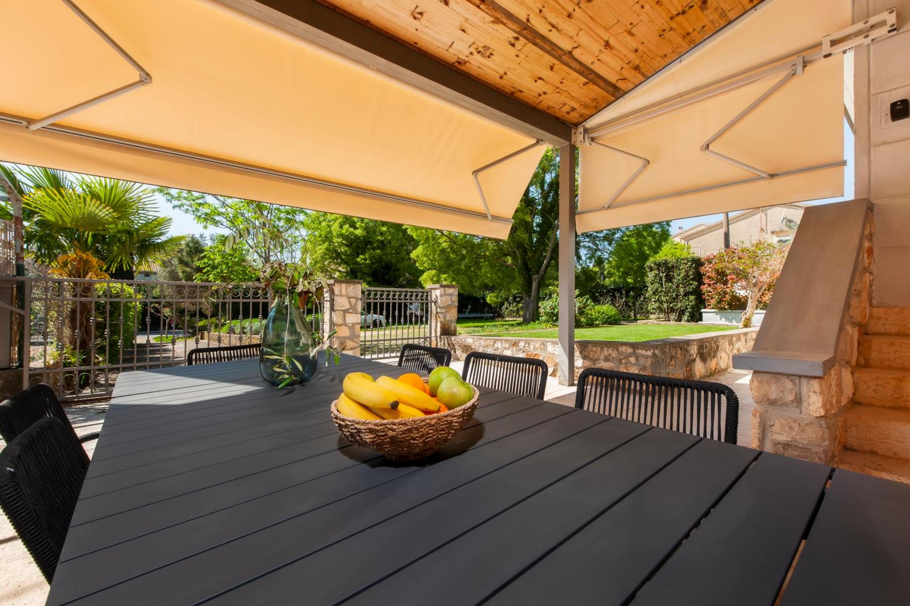 Holiday Home Istarska, private garden and hot tub