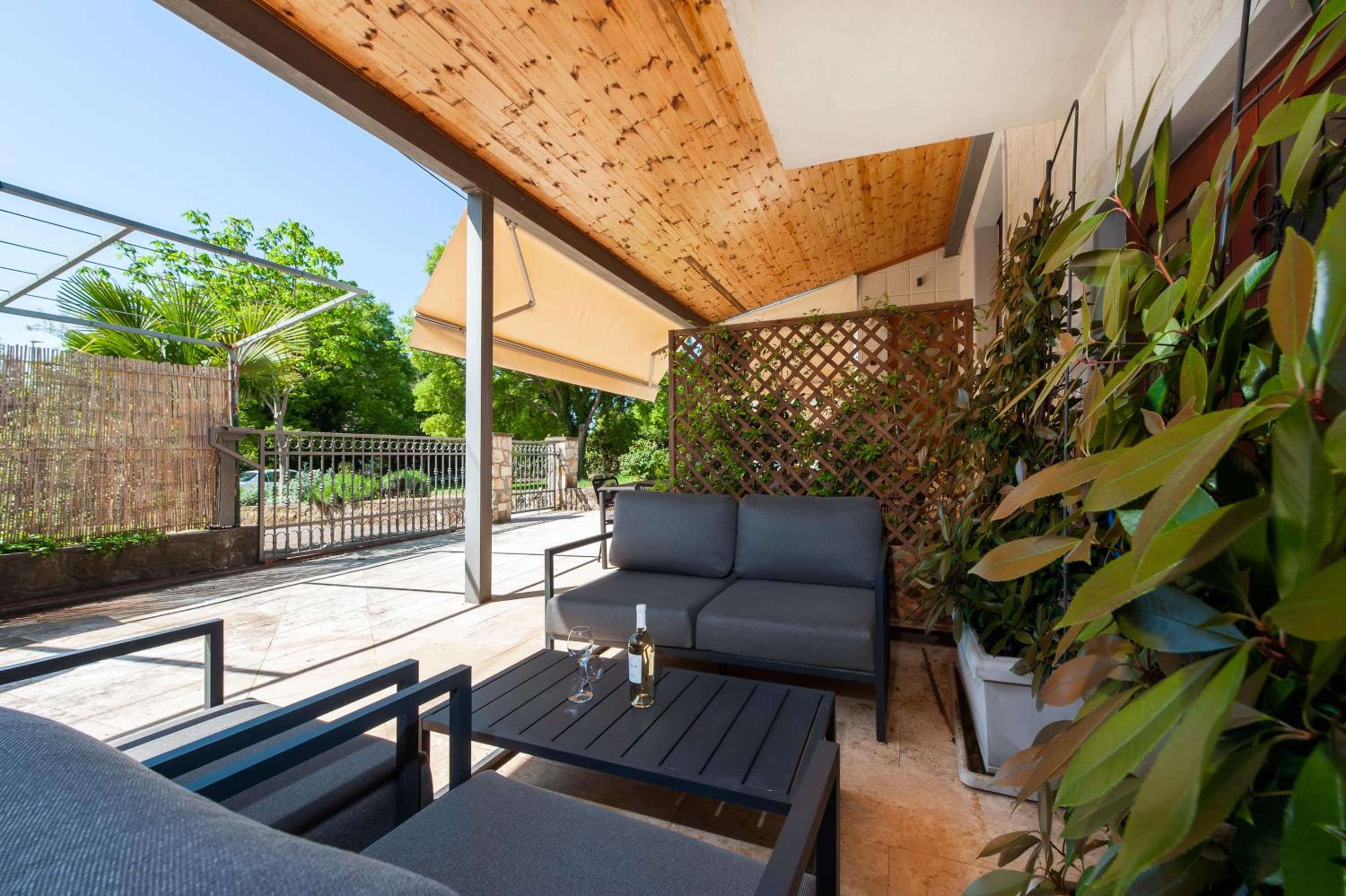 Holiday Home Istarska, private garden and hot tub