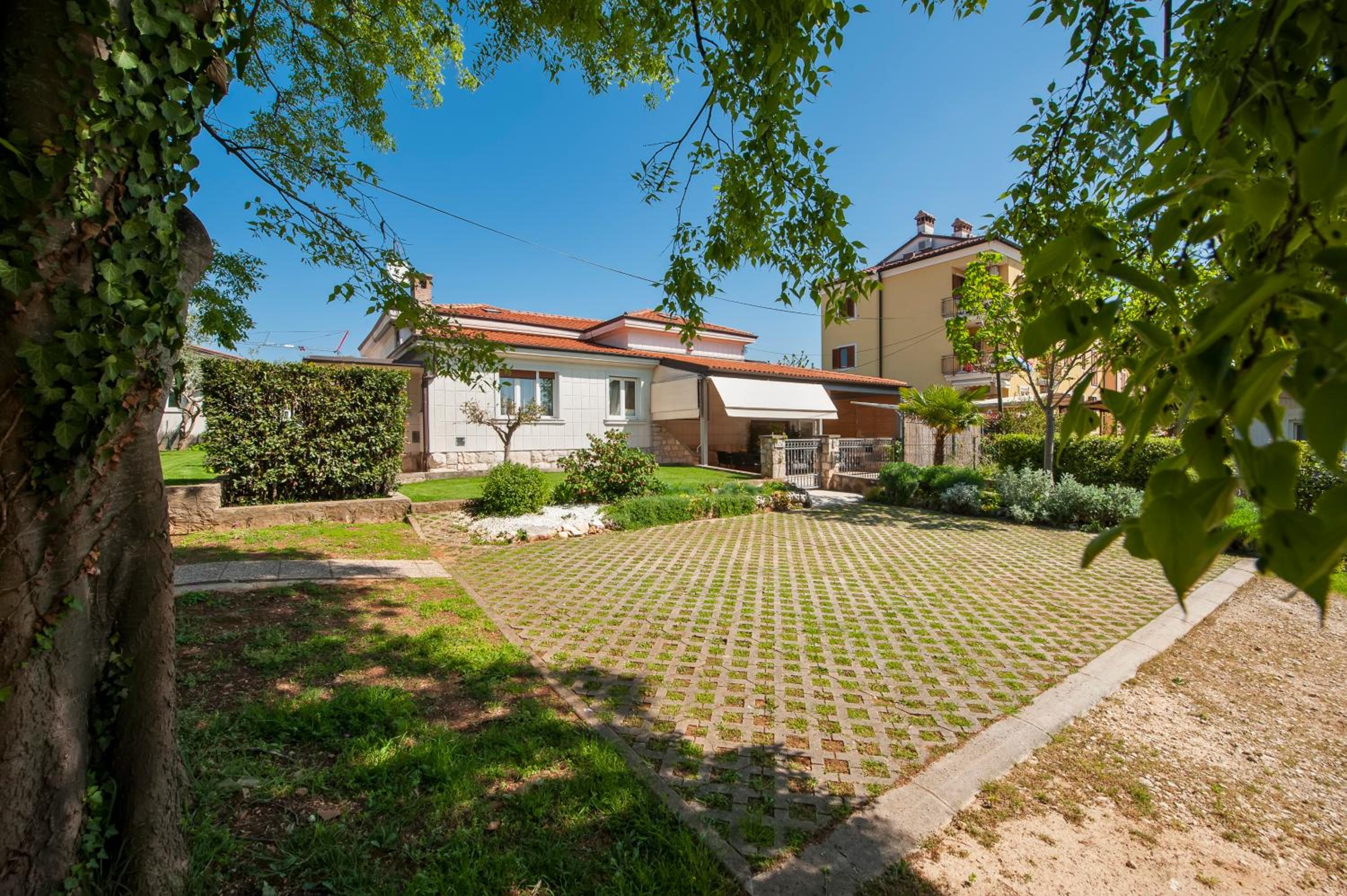 Holiday Home Istarska, private garden and hot tub