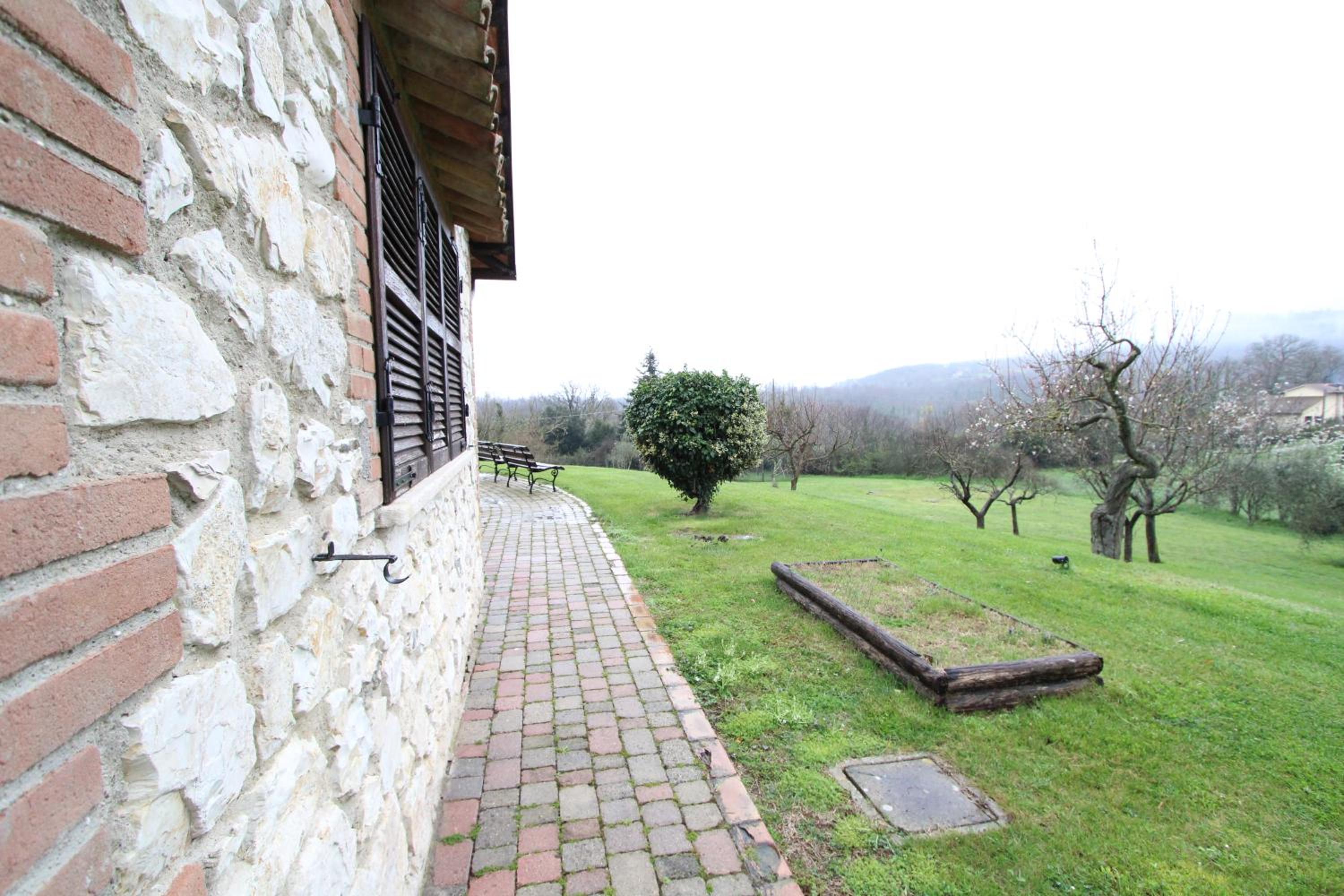 Photo 40
