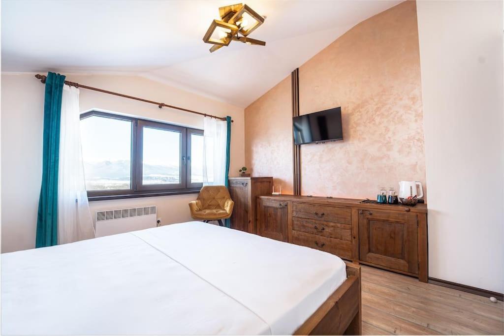 Private cozy at Alpin Lodge Studio + SPA Complex