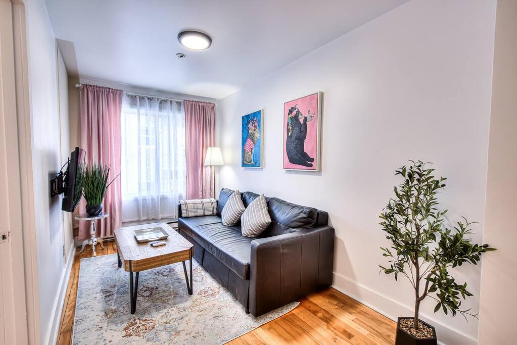 Plateau Escape & Nightlife Adventures! Downtown Super Value! Full 1BR Apartments