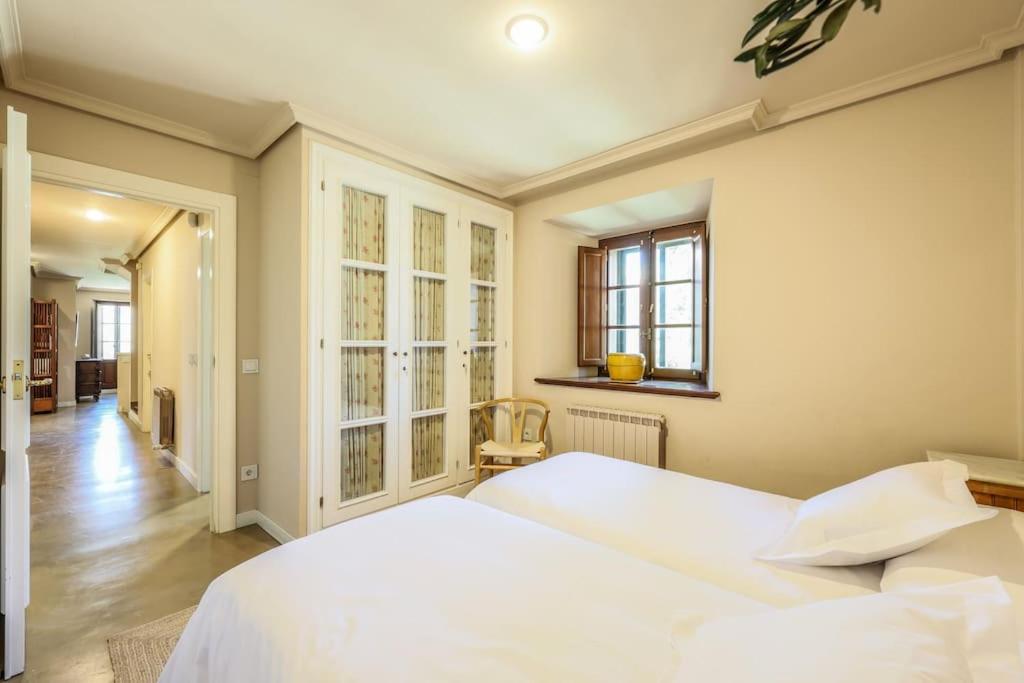 Stunning 13th Century Luxury Villa* Garden & Pool view 2