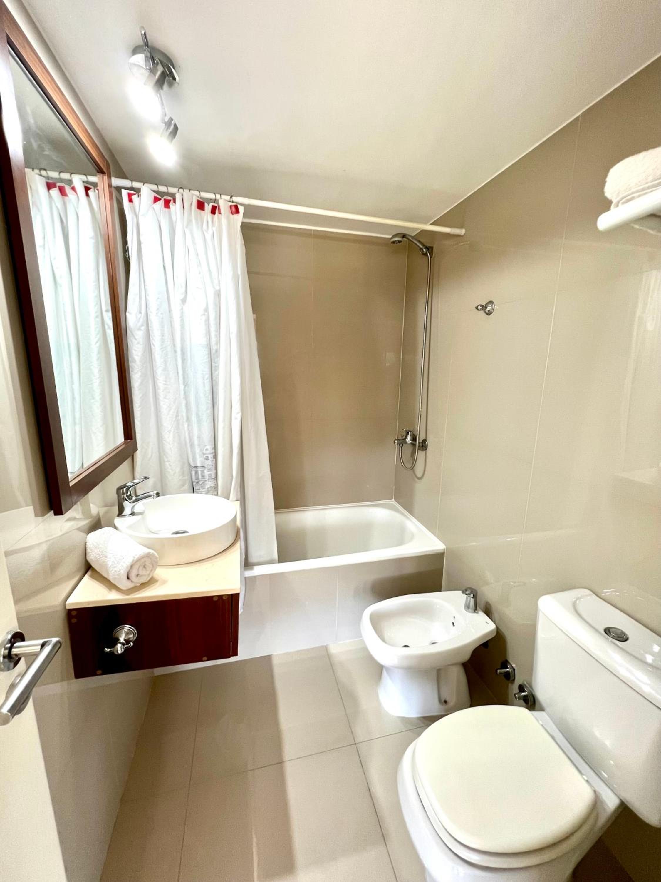 TANGO Estudio, piscina y gym